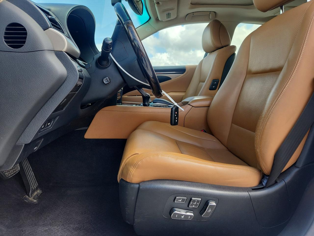 2015 Lexus Ls 460 White vin: JTHBL5EF7F5133293