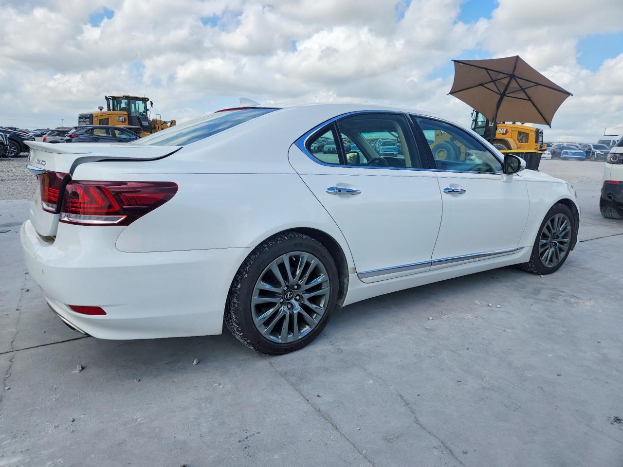 2015 Lexus Ls 460 White vin: JTHBL5EF7F5133293