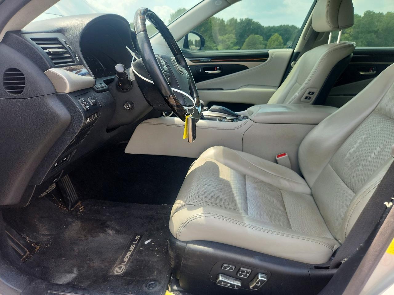 2015 Lexus Ls 460 Silver vin: JTHBL5EF7F5137425