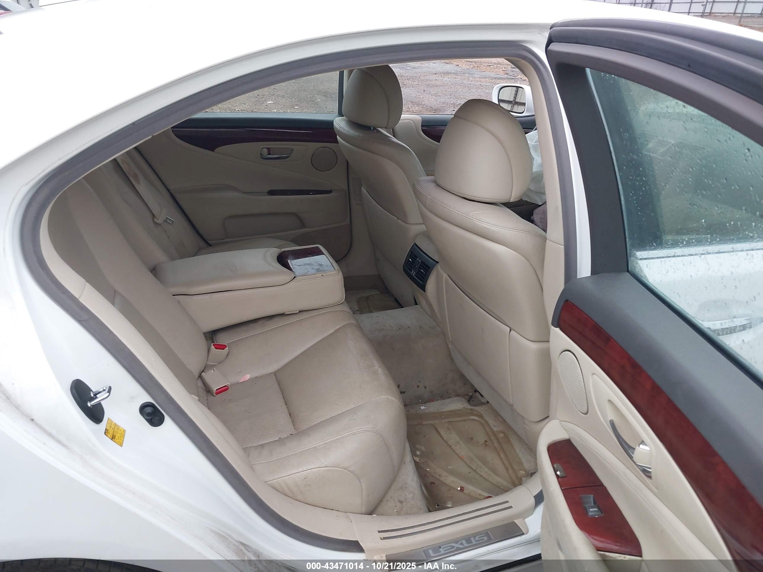 2010 Lexus Ls 460   Белый vin: JTHBL5EF8A5097459