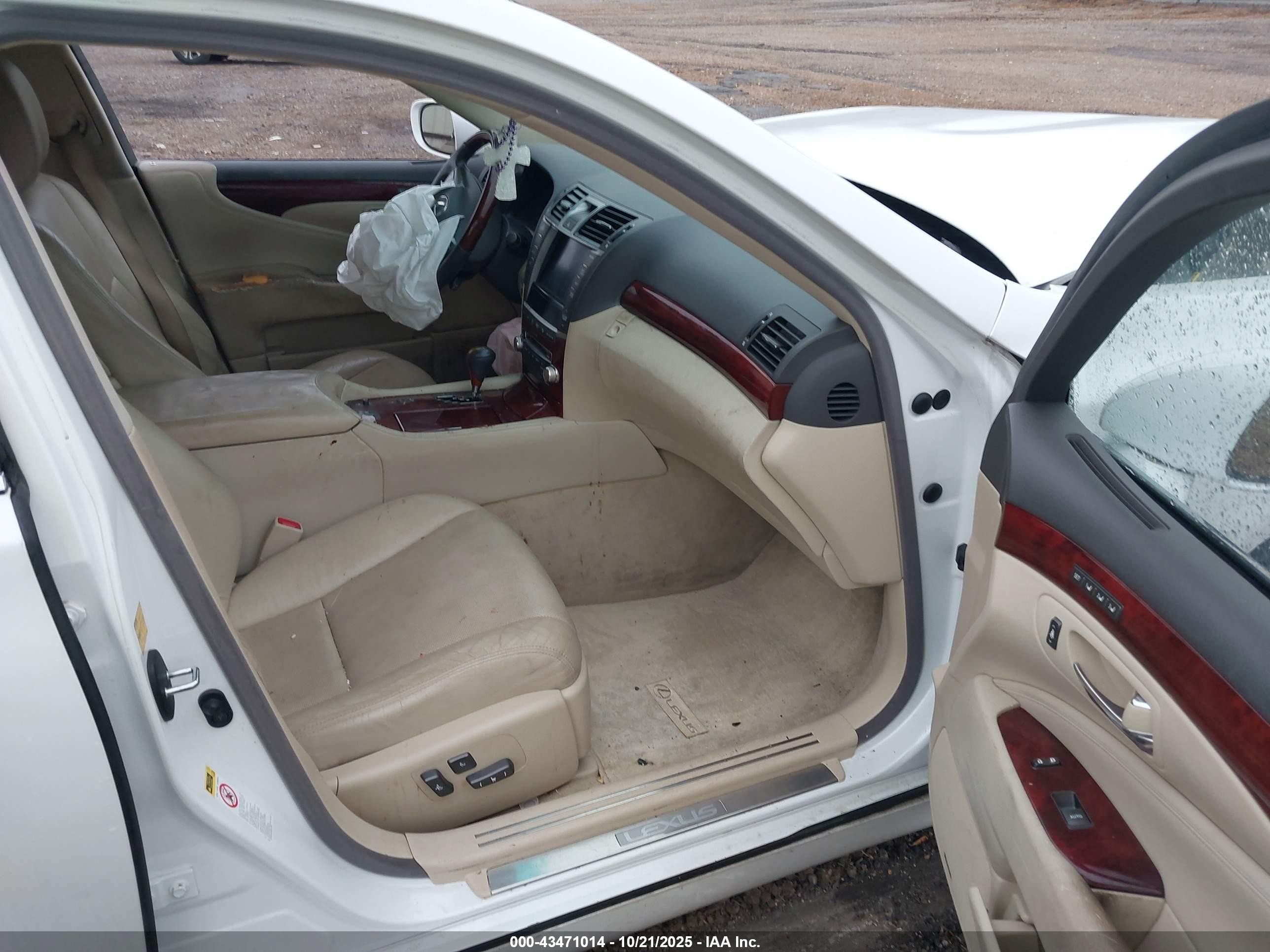 2010 Lexus Ls 460   Белый vin: JTHBL5EF8A5097459