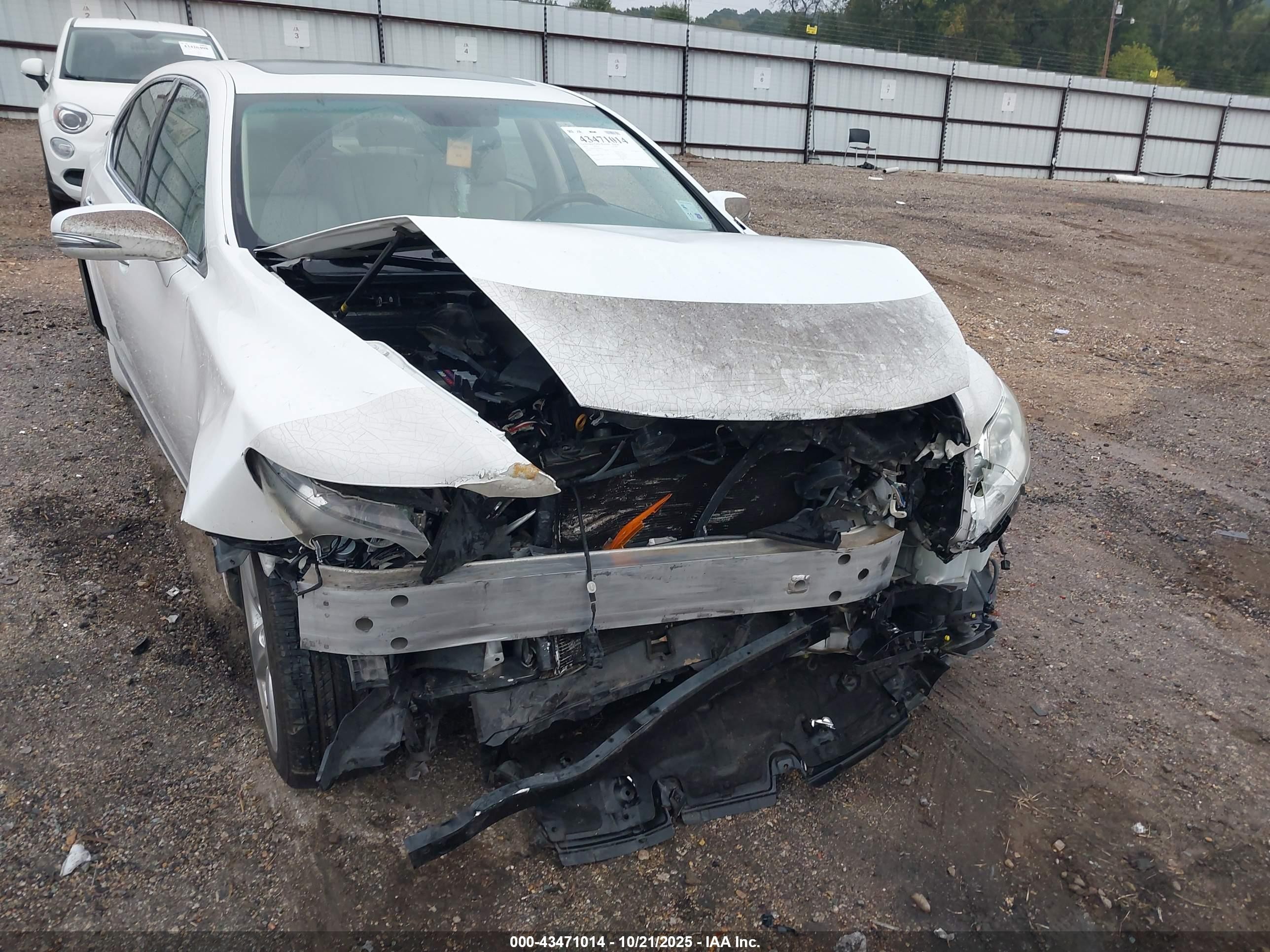 2010 Lexus Ls 460   Белый vin: JTHBL5EF8A5097459