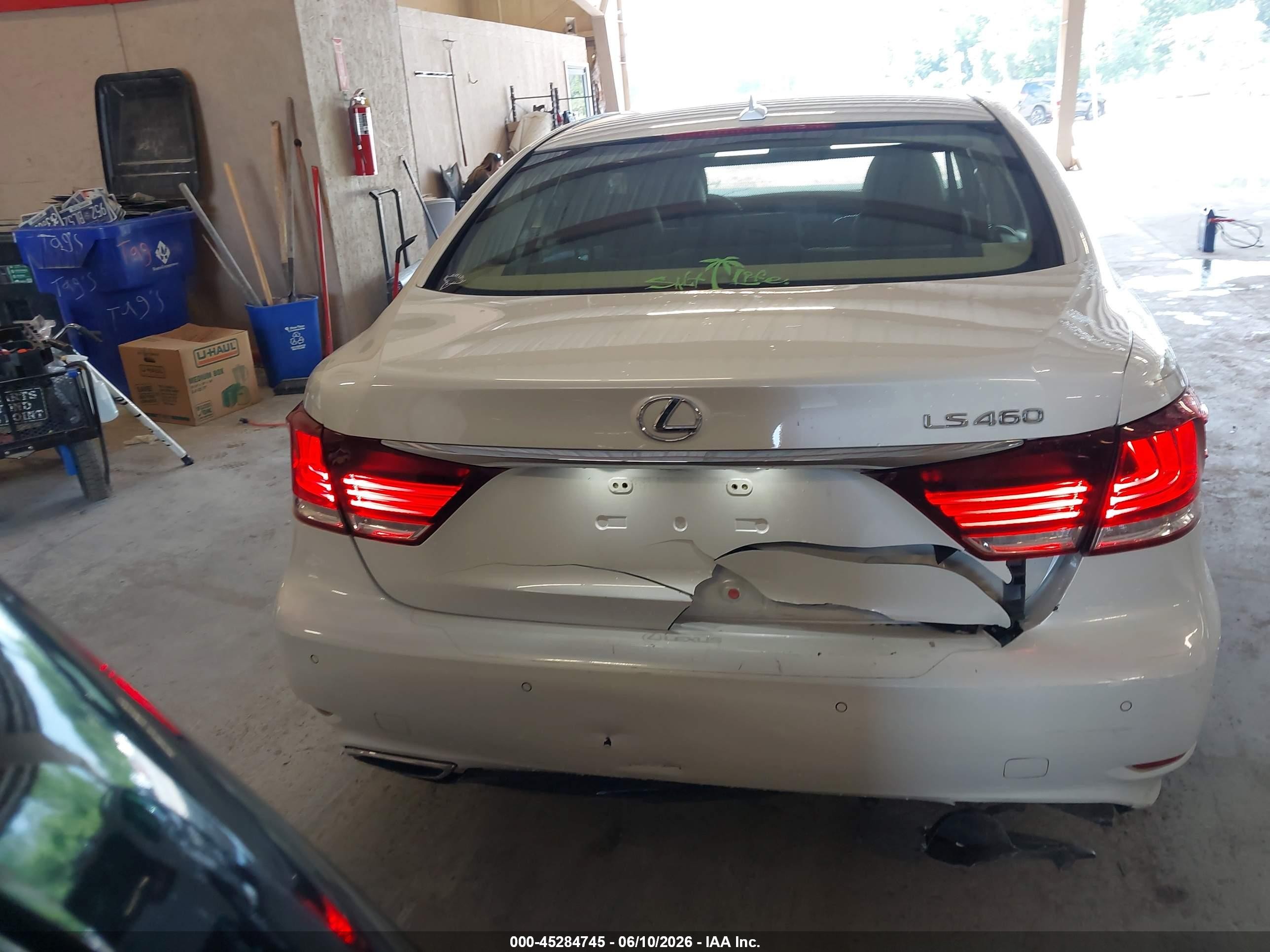 2013 Lexus Ls 460   White vin: JTHBL5EF8D5120078