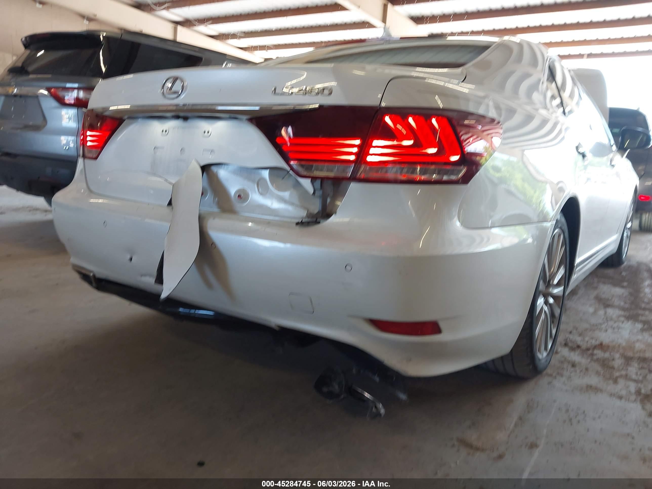 2013 Lexus Ls 460   White vin: JTHBL5EF8D5120078