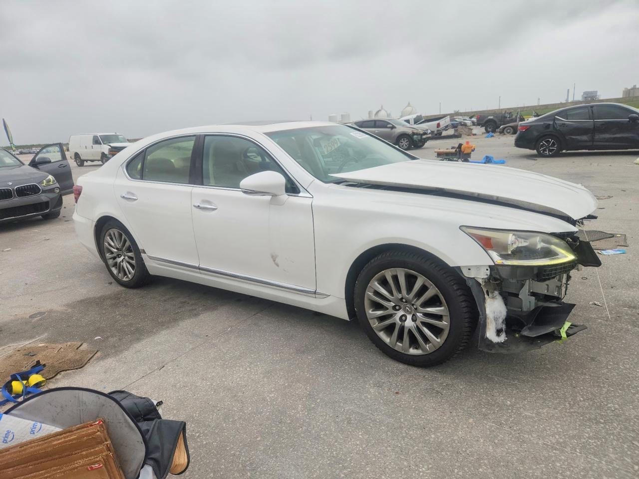 2014 Lexus Ls 460 Белый vin: JTHBL5EF8E5128716