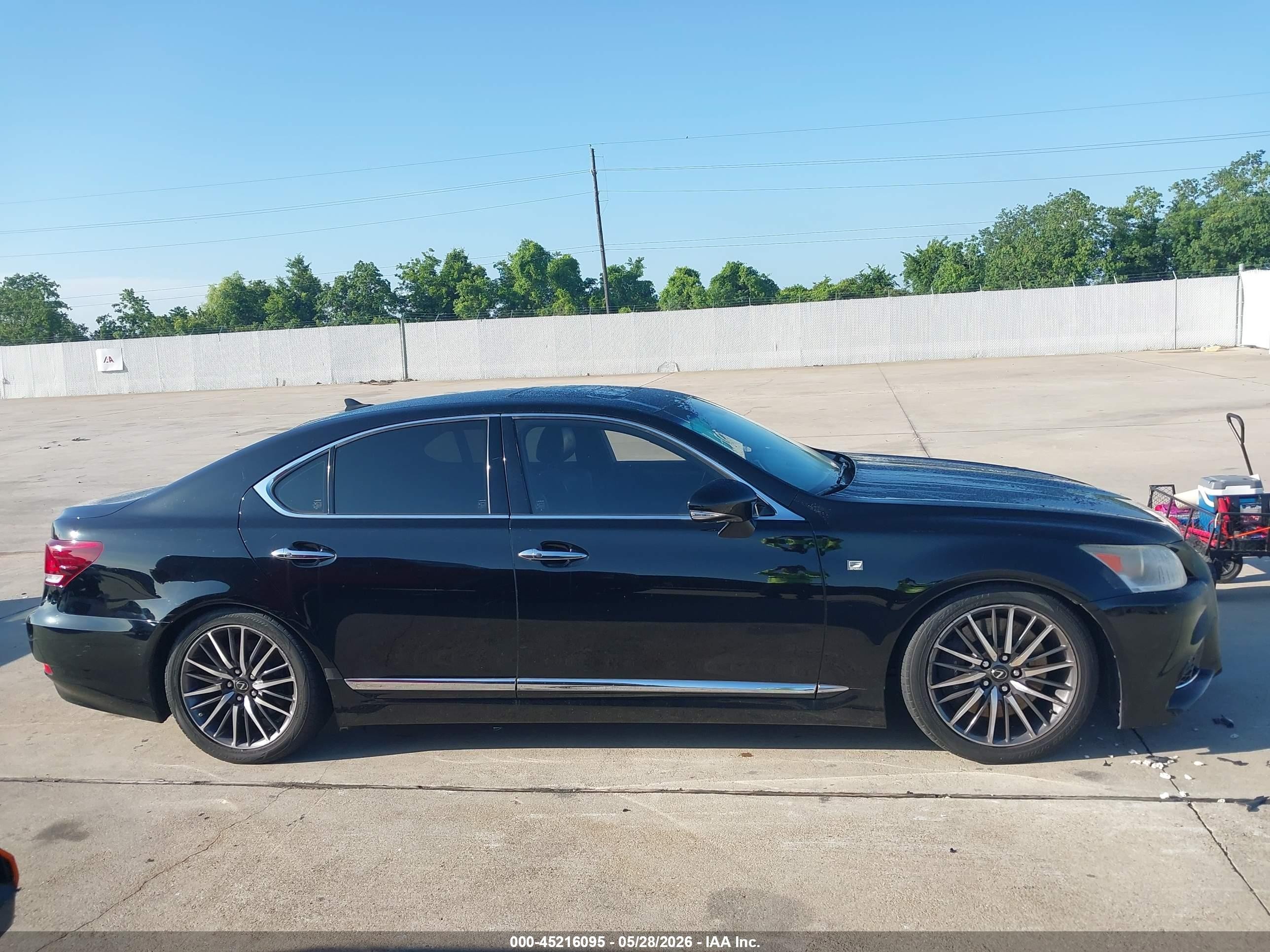 2013 Lexus Ls 460   Black vin: JTHBL5EF9D5122499