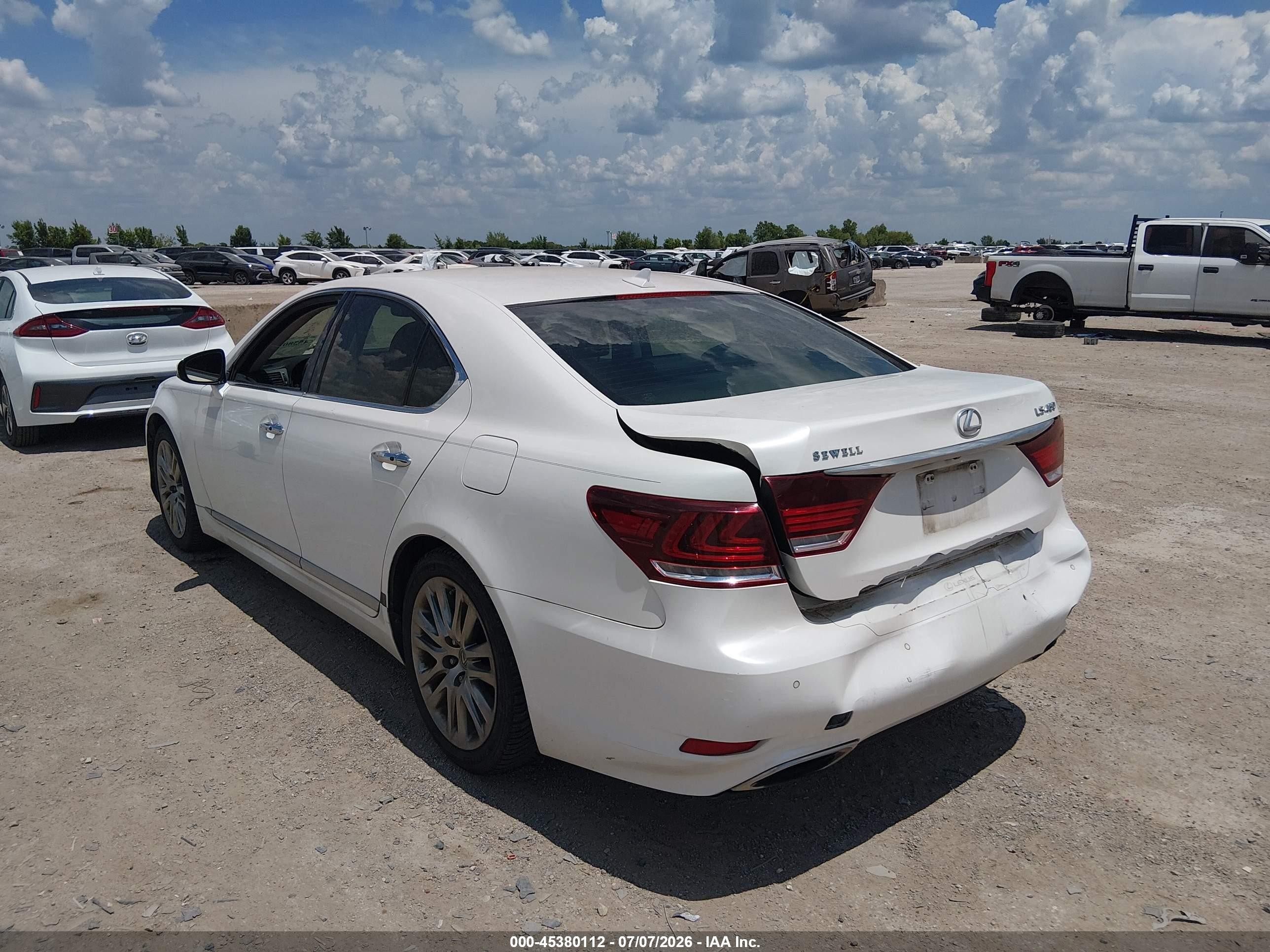 2013 Lexus Ls 460   White vin: JTHBL5EF9D5124673
