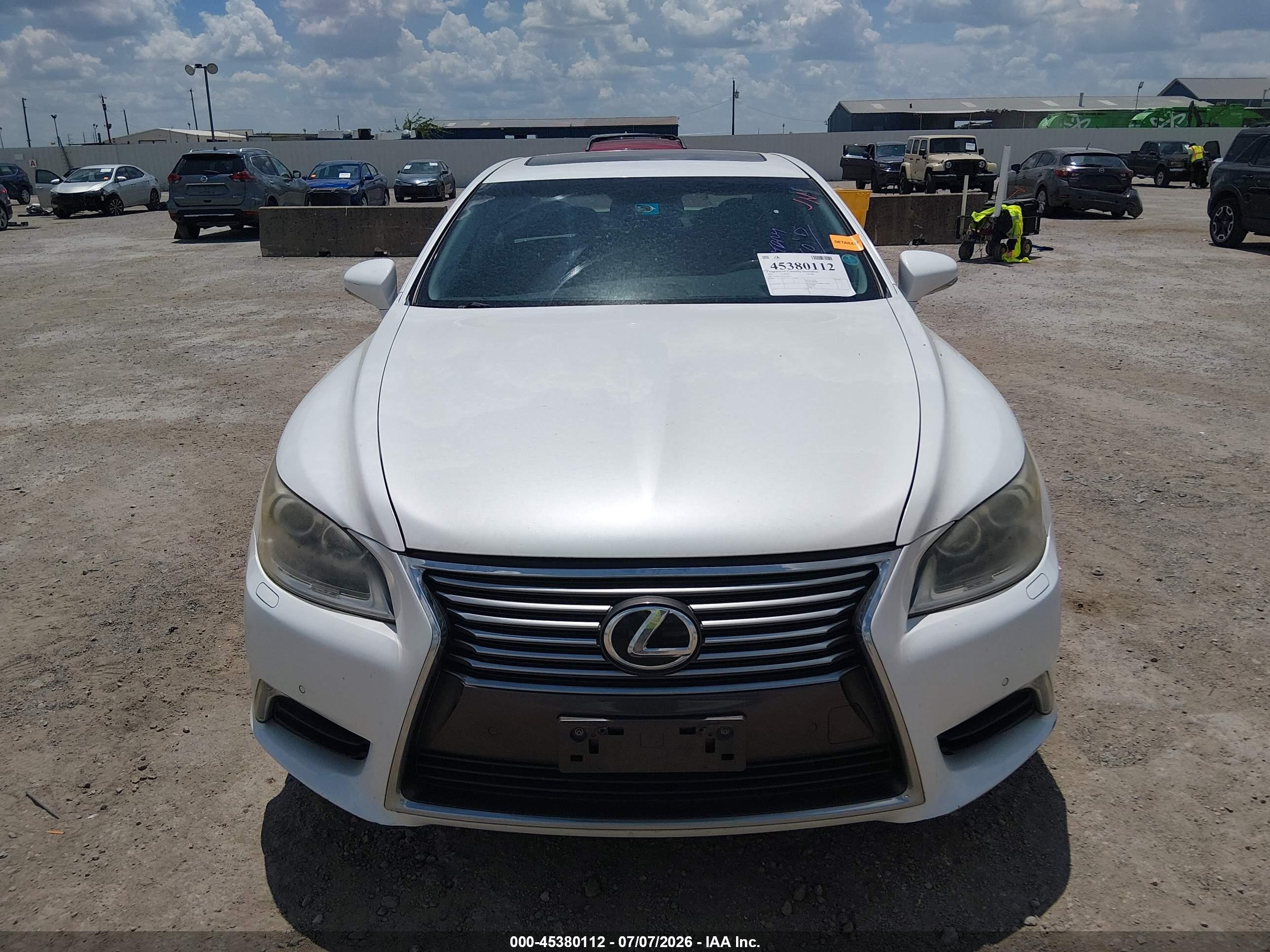 2013 Lexus Ls 460   White vin: JTHBL5EF9D5124673
