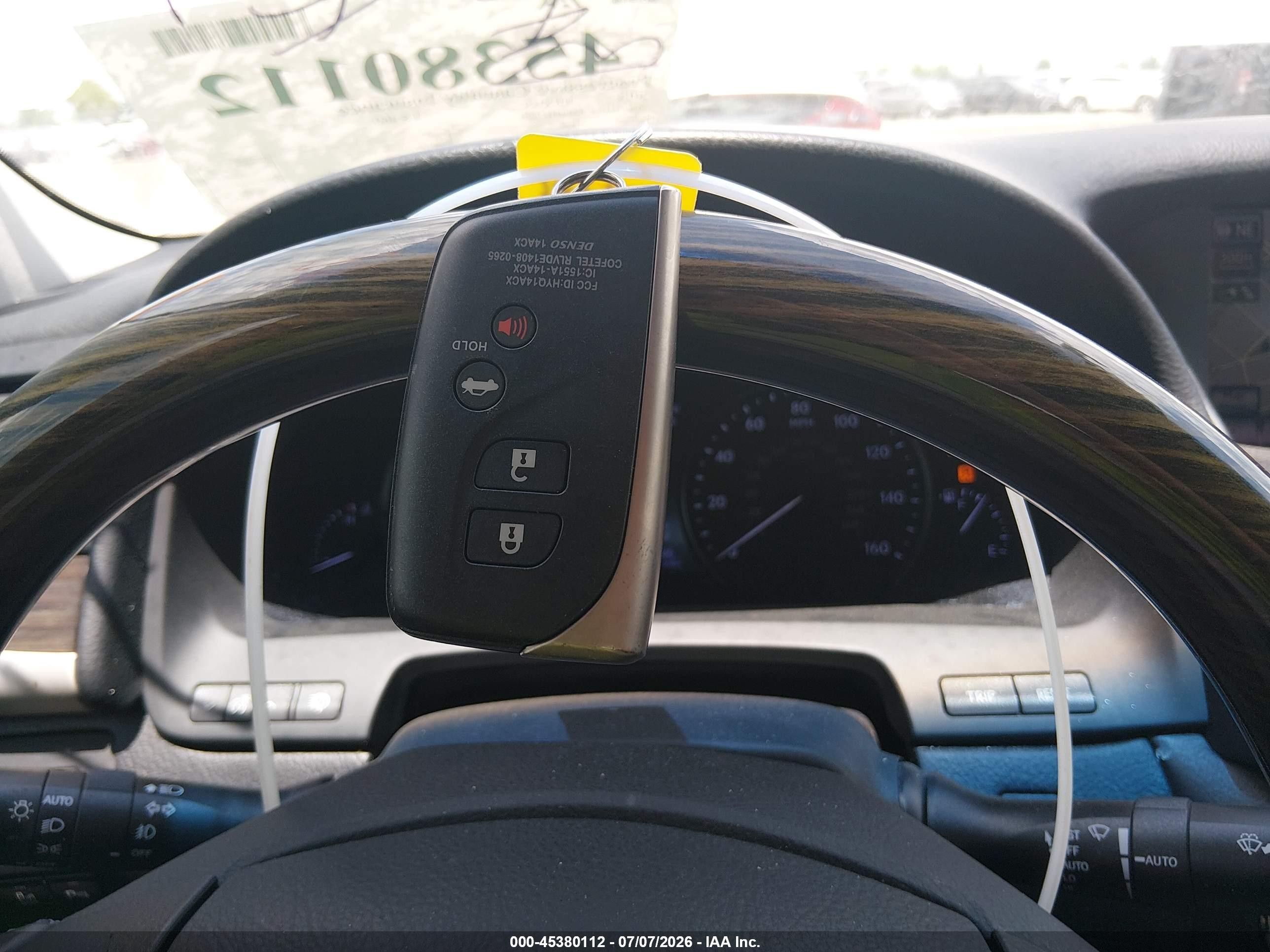 2013 Lexus Ls 460   White vin: JTHBL5EF9D5124673