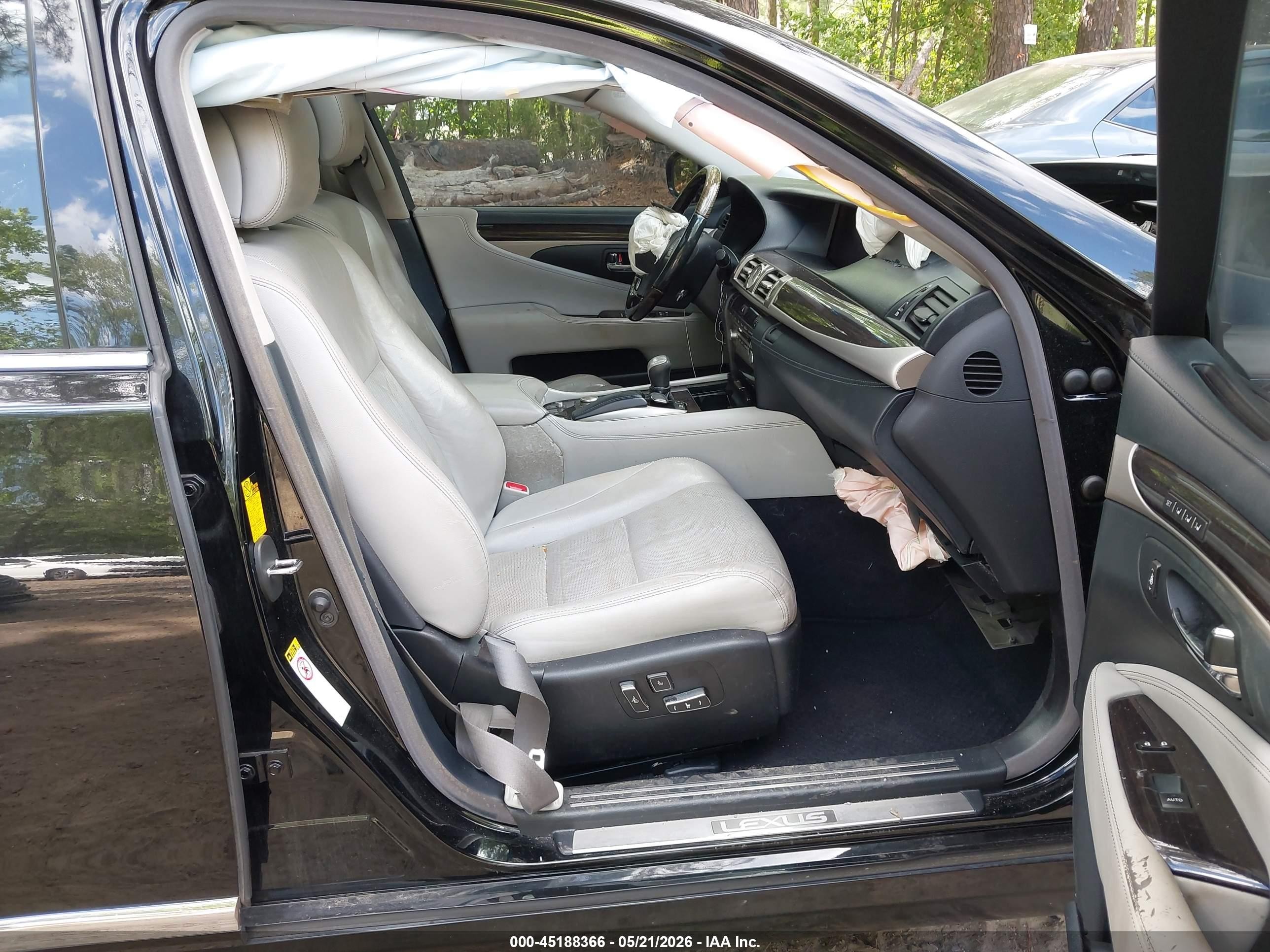 2014 Lexus Ls 460   Black vin: JTHBL5EF9E5126778