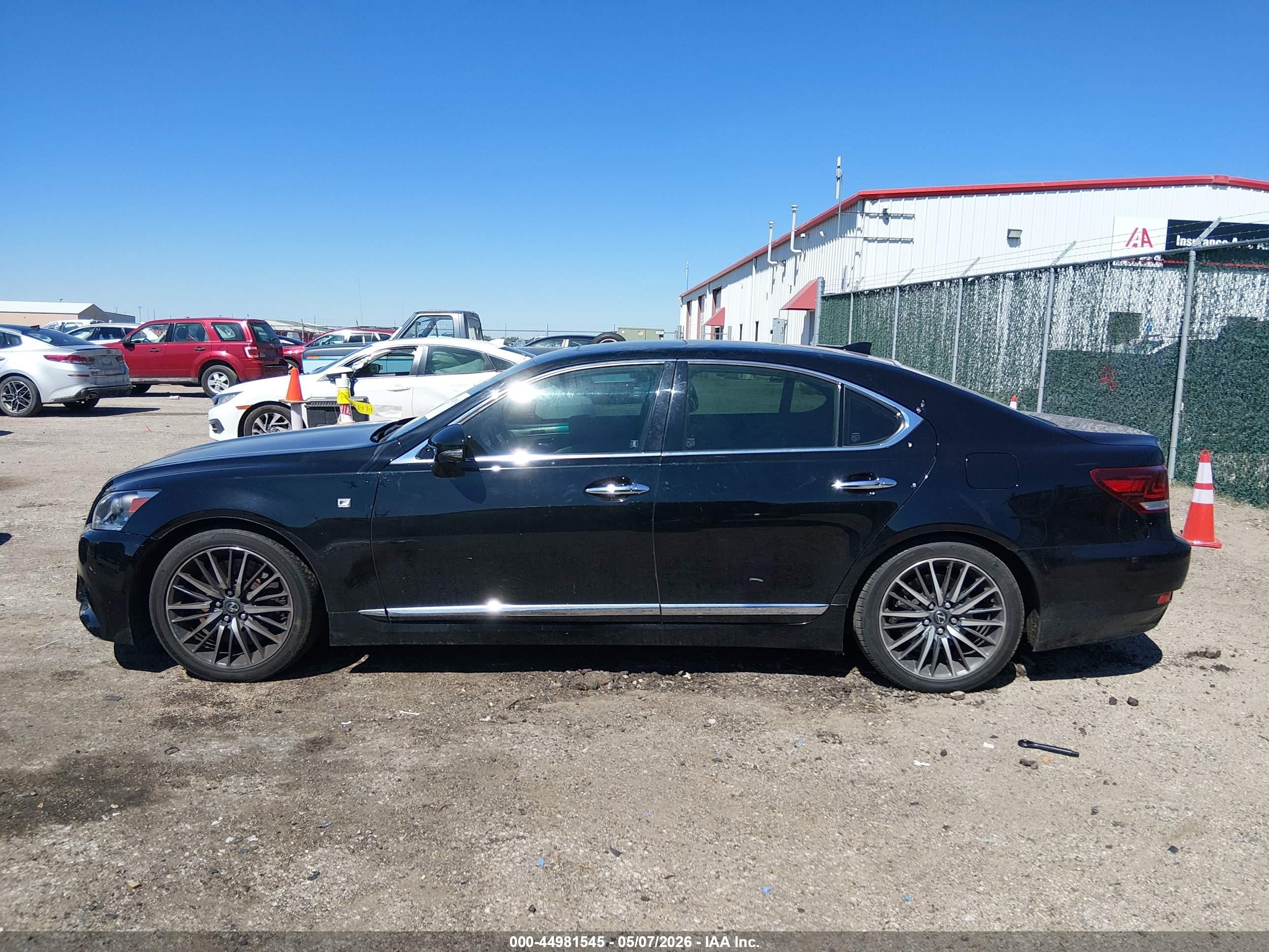2014 Lexus Ls 460   Black vin: JTHBL5EF9E5127722