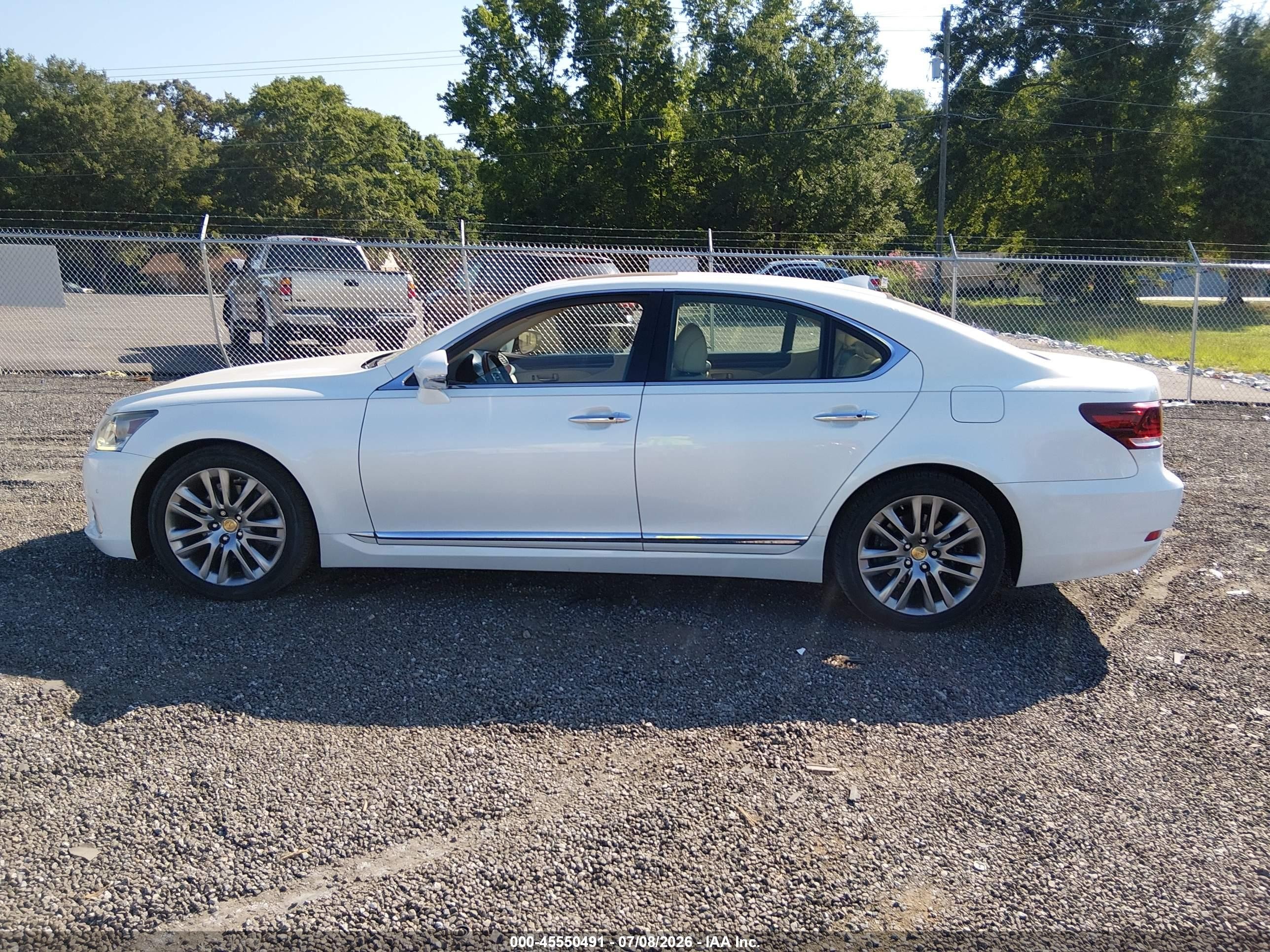 2014 Lexus Ls 460   White vin: JTHBL5EF9E5128580