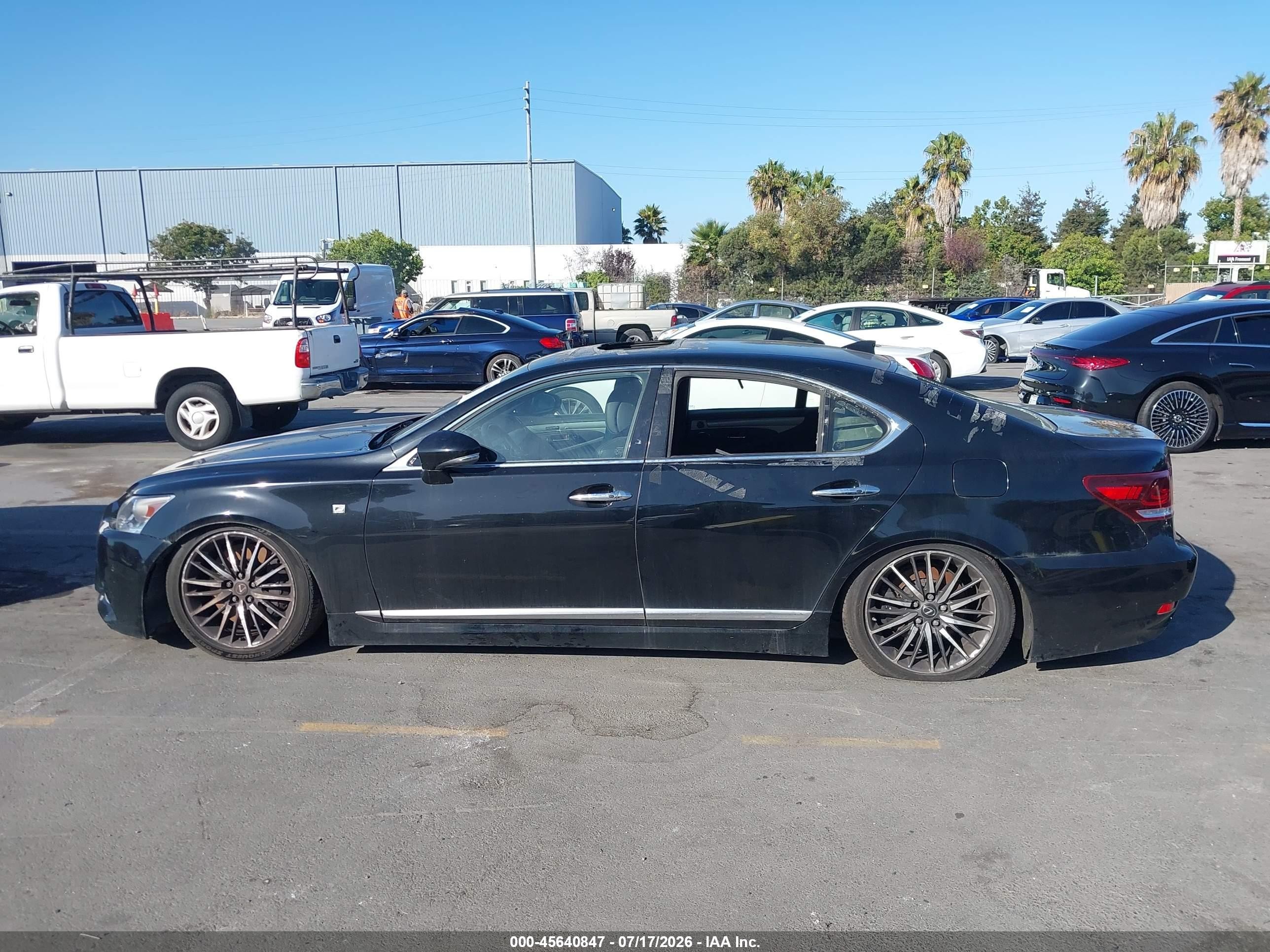 2014 Lexus Ls 460   Black vin: JTHBL5EF9E5128739