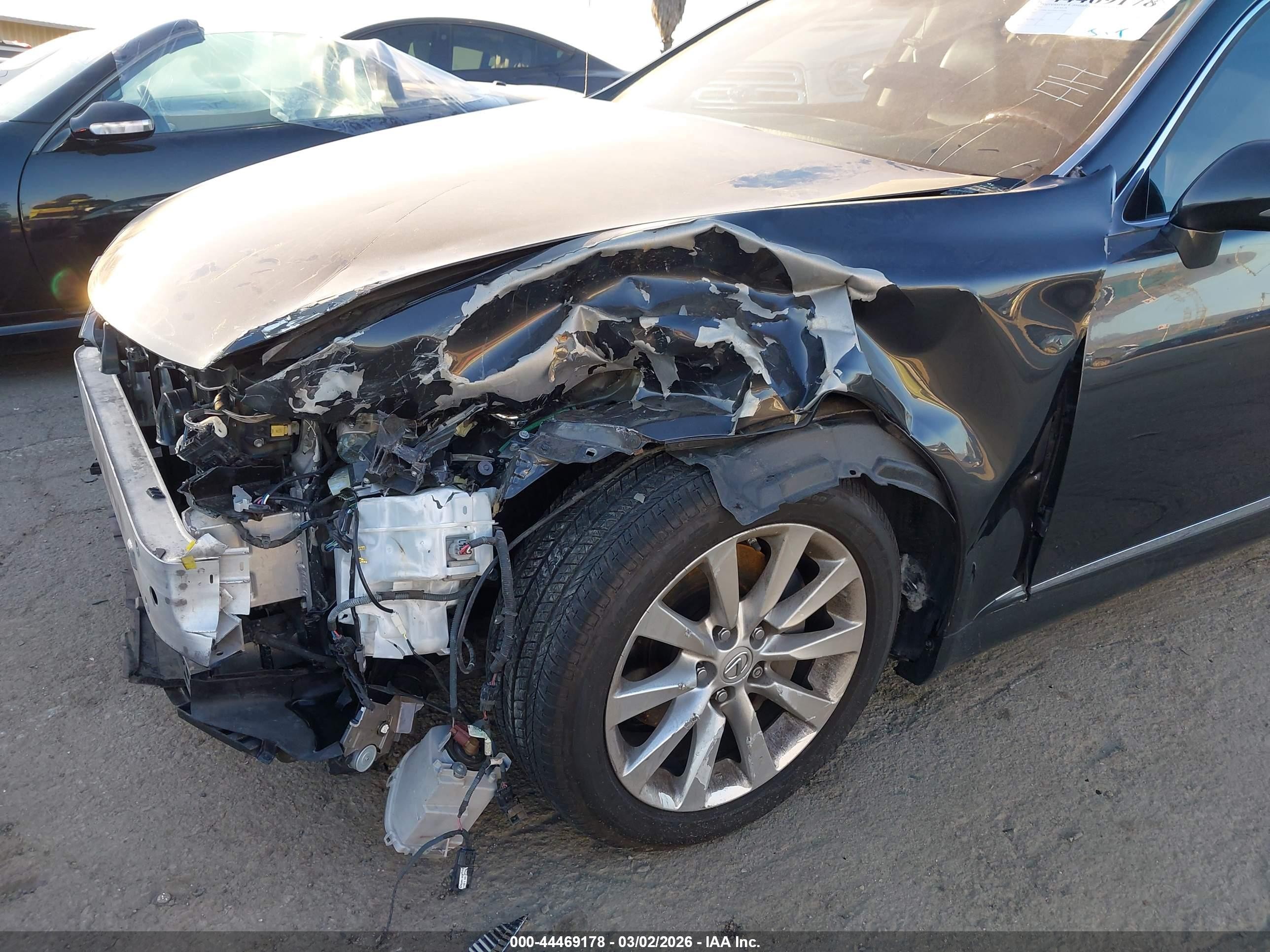 2011 Lexus Ls 460   Серый vin: JTHBL5EFXB5103540