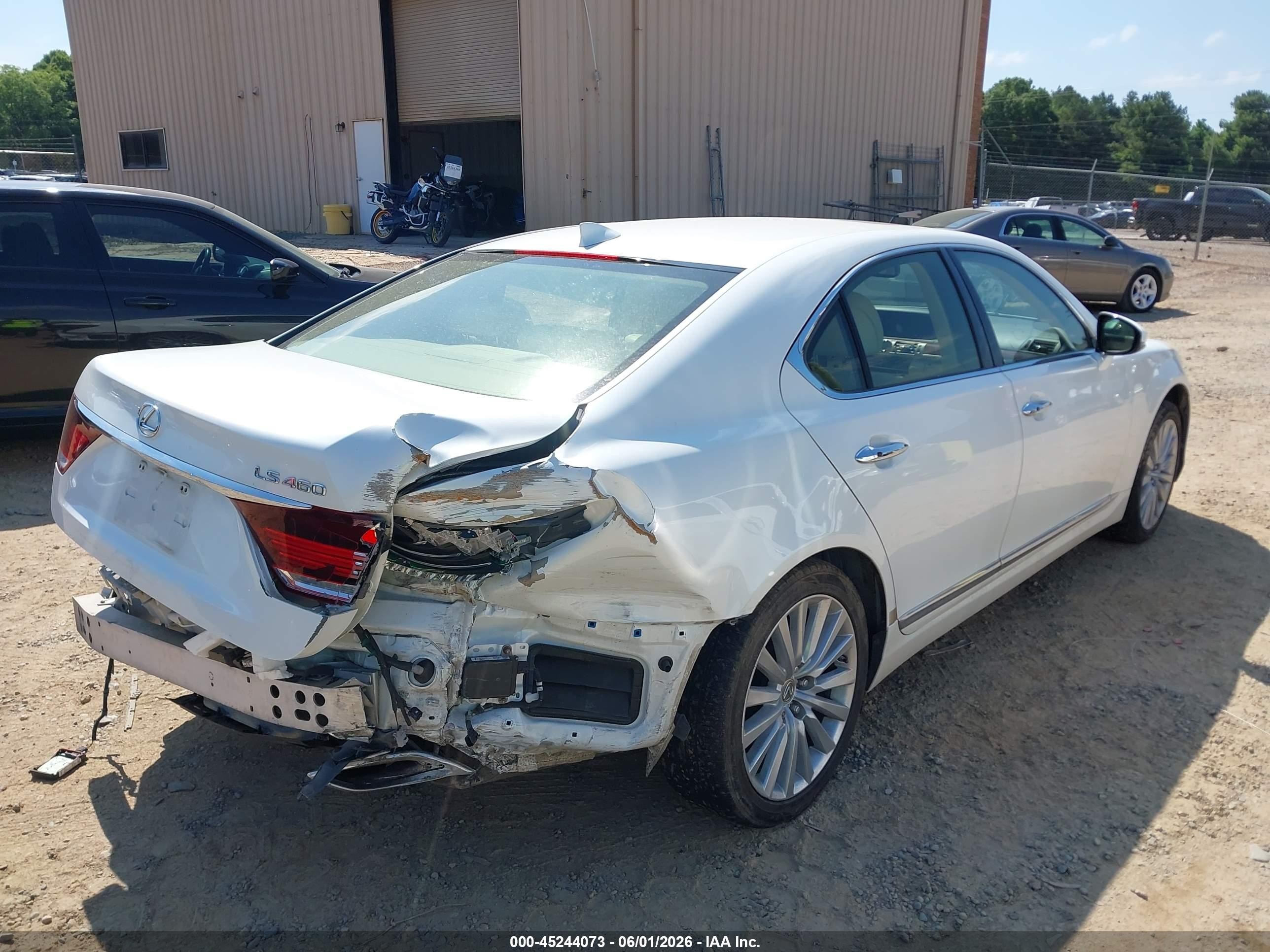 2014 Lexus Ls 460   White vin: JTHBL5EFXE5126854