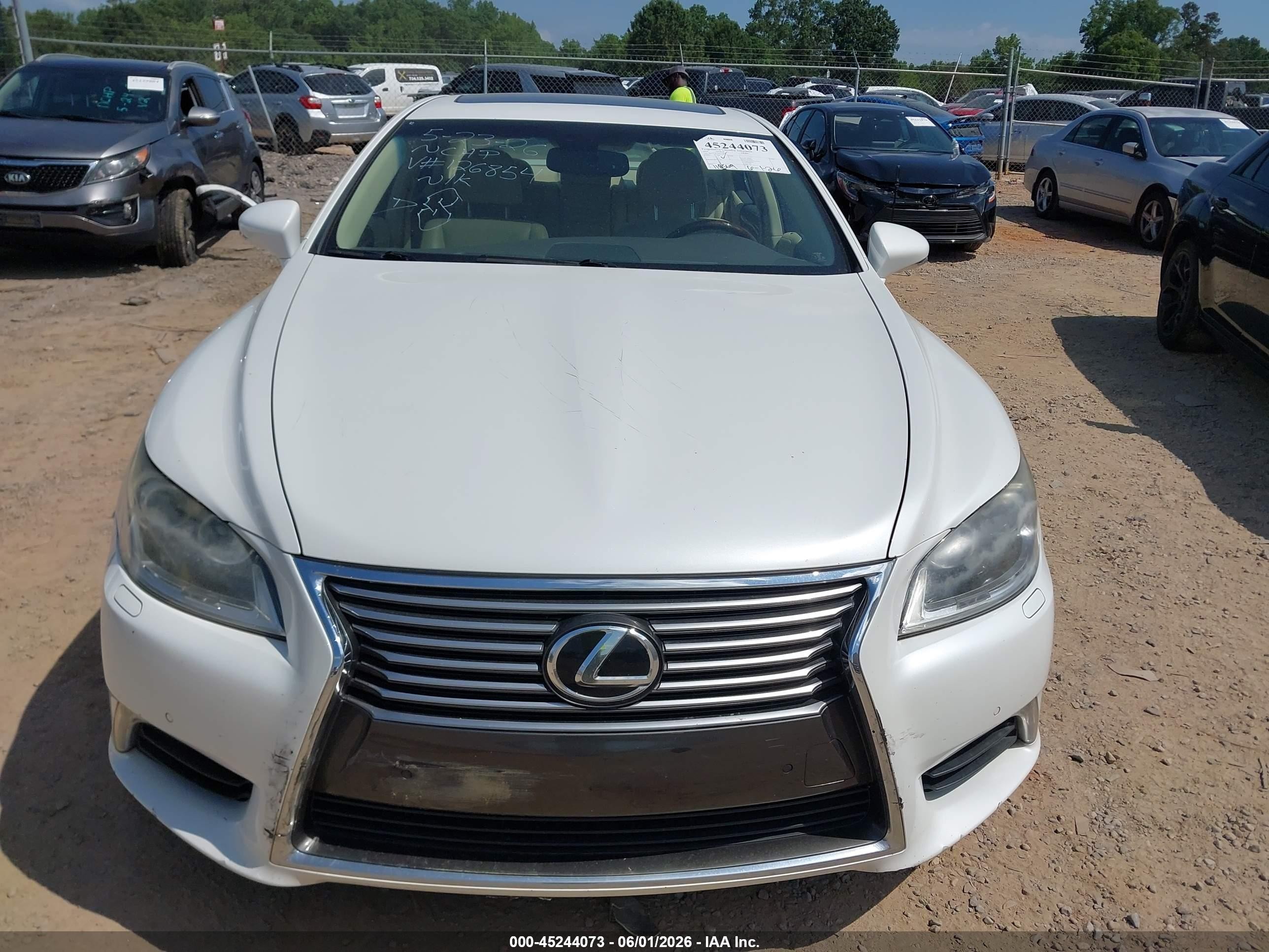 2014 Lexus Ls 460   White vin: JTHBL5EFXE5126854