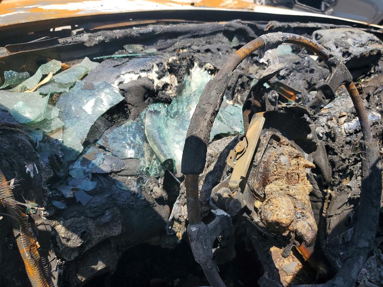 2002 Lexus Ls 430 Burn vin: JTHBN30F020087335