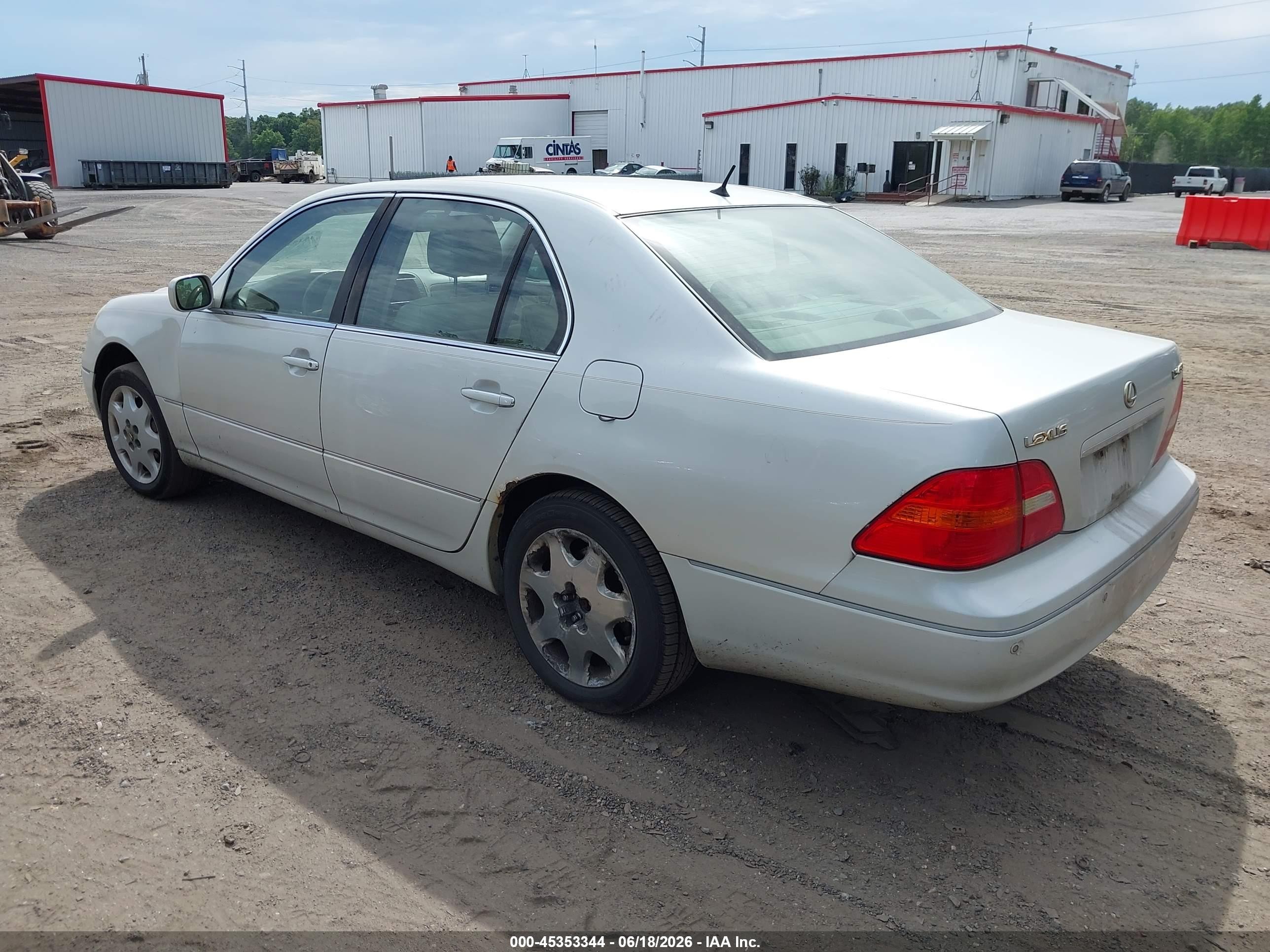 2002 Lexus Ls 430   White vin: JTHBN30F120067837