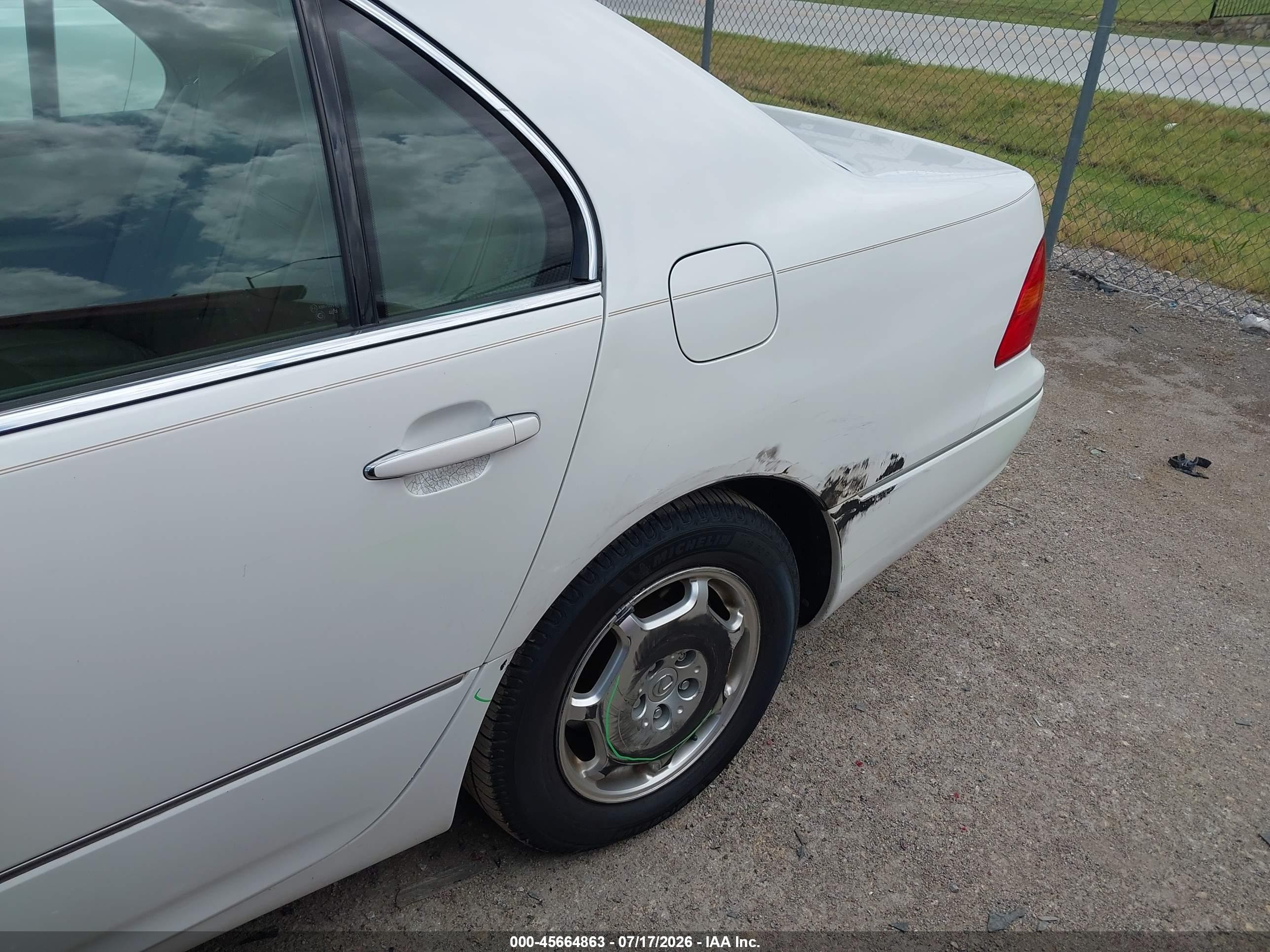 2001 Lexus Ls 430   White vin: JTHBN30F210050186