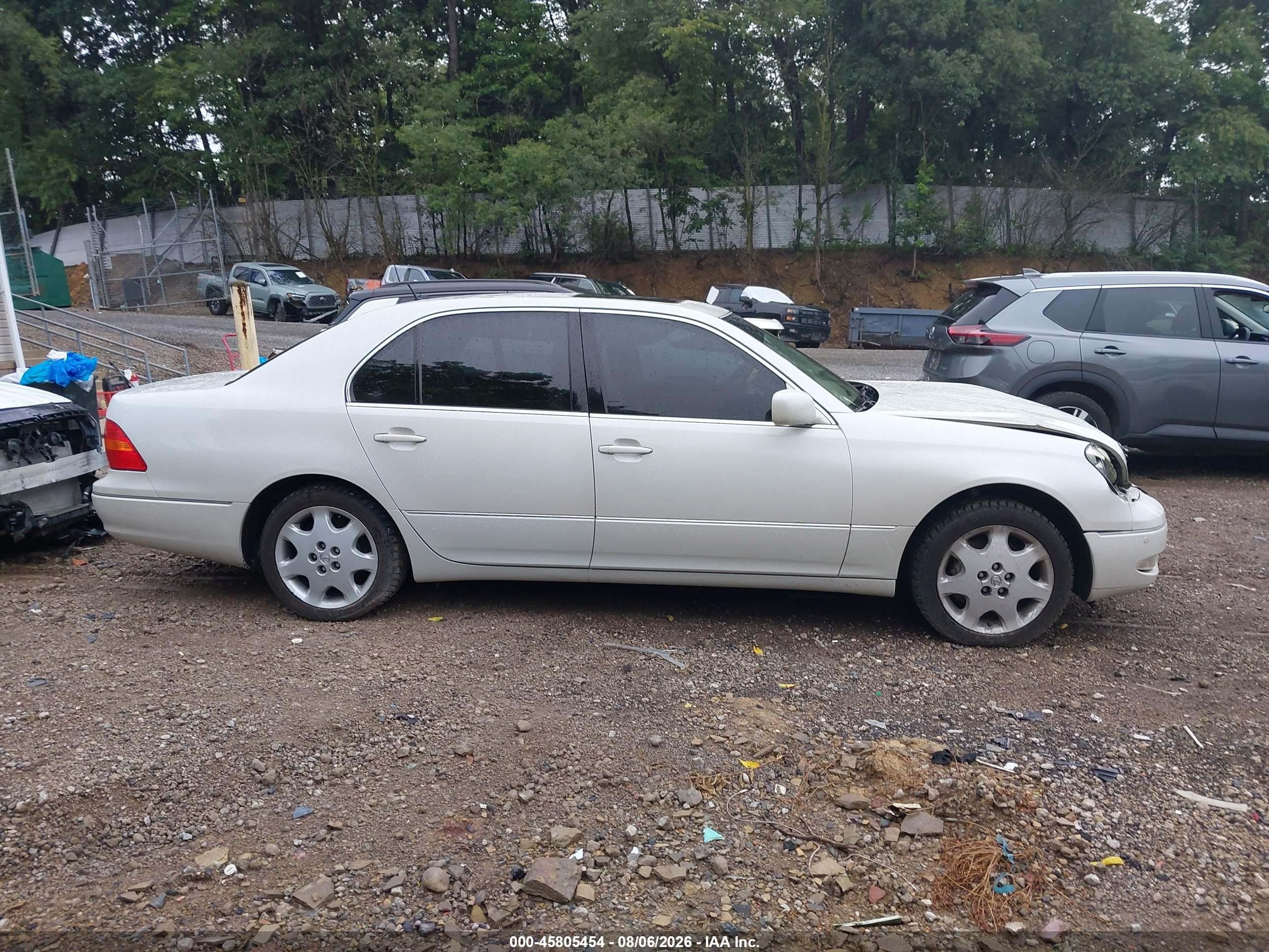 2003 Lexus Ls 430   White vin: JTHBN30F230107120