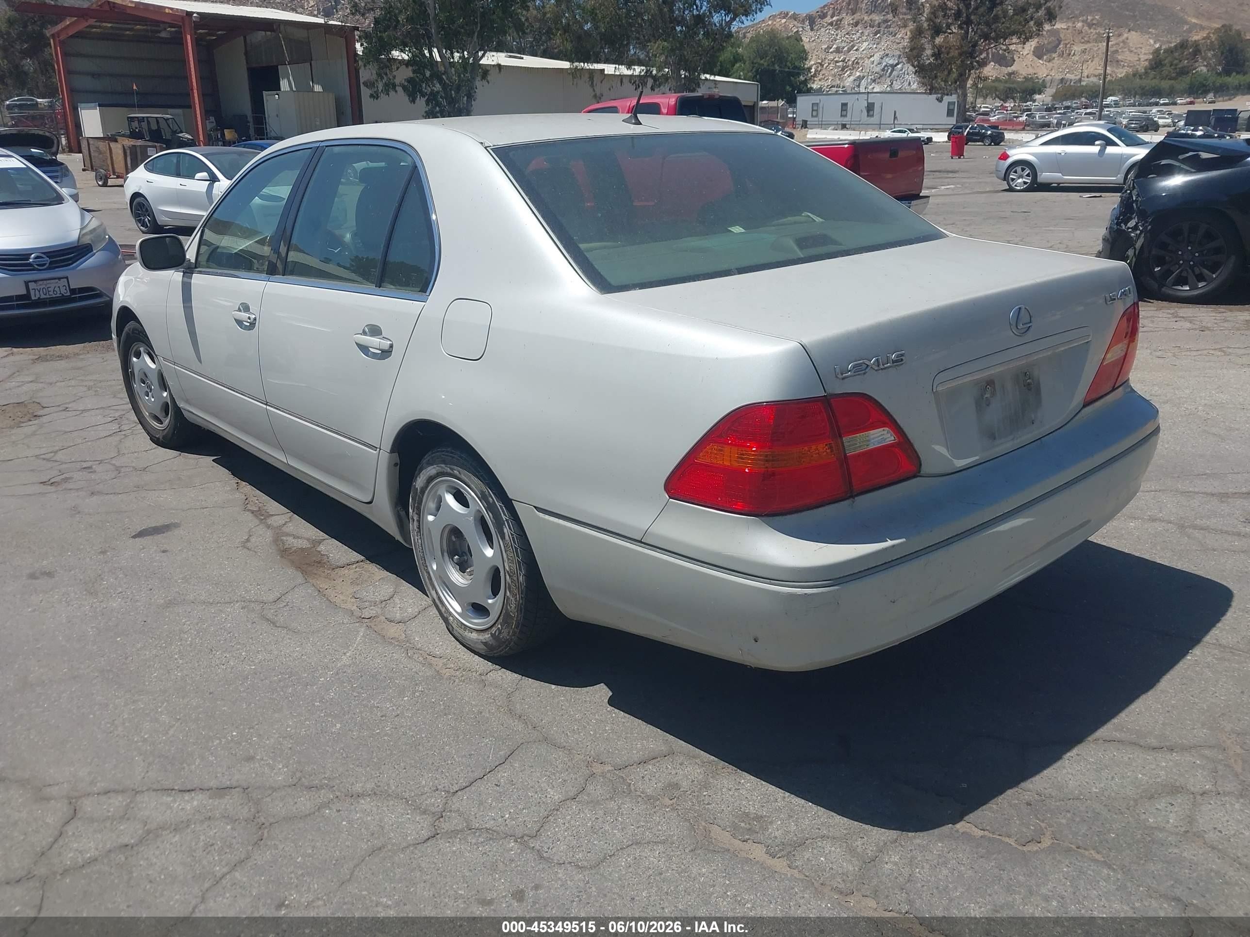 2001 Lexus Ls 430   White vin: JTHBN30F910025933