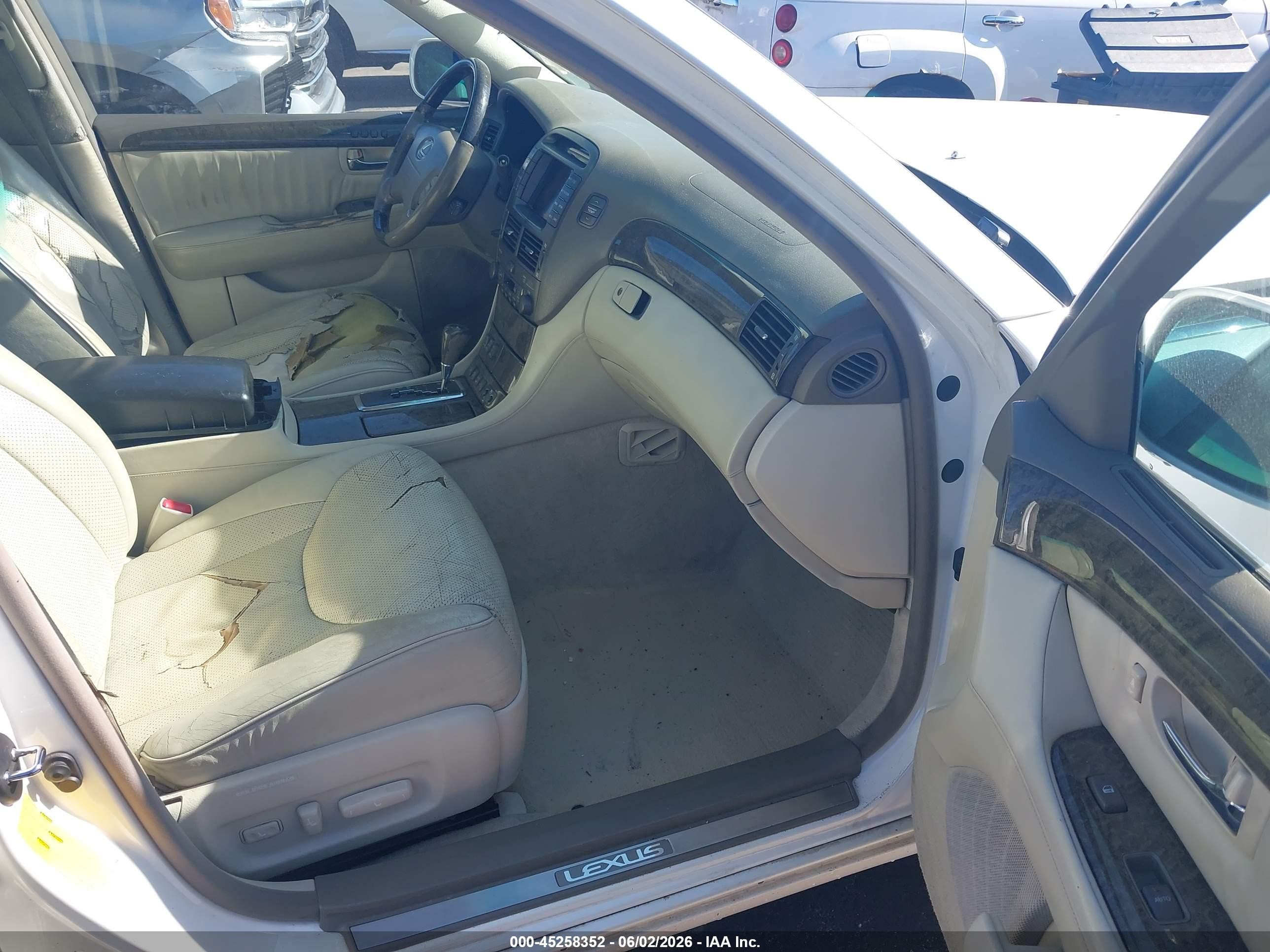 2001 Lexus Ls 430   White vin: JTHBN30FX10041915