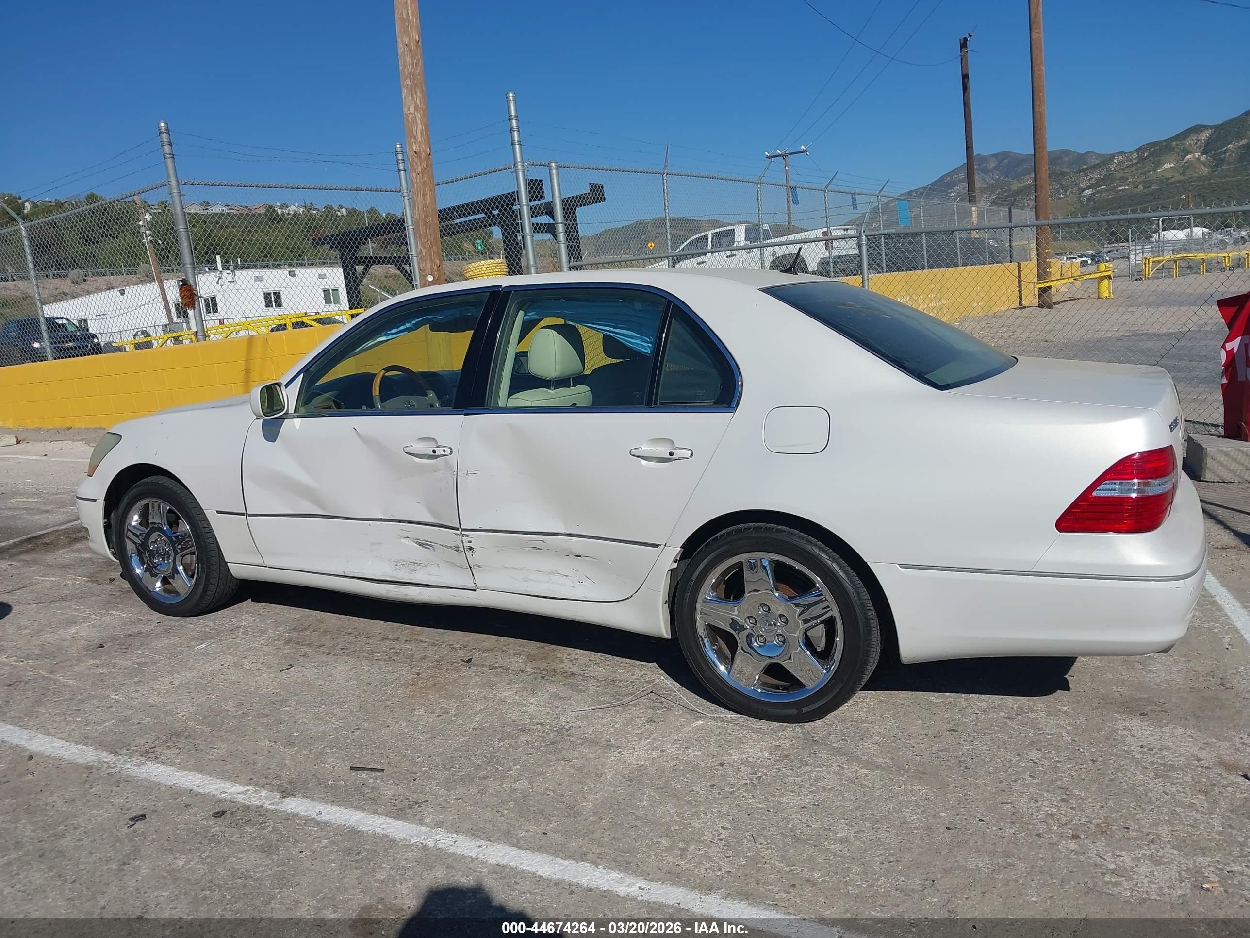 2005 Lexus Ls 430   White vin: JTHBN36F055003657