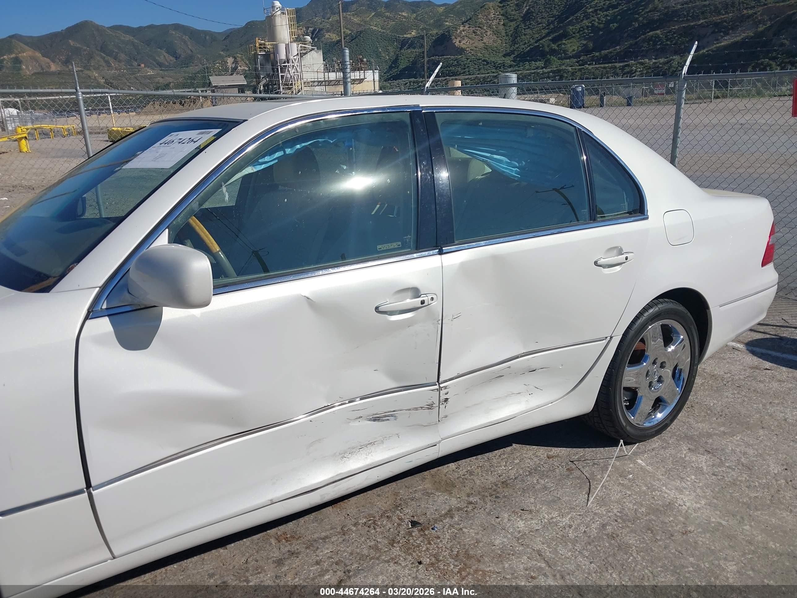 2005 Lexus Ls 430   White vin: JTHBN36F055003657
