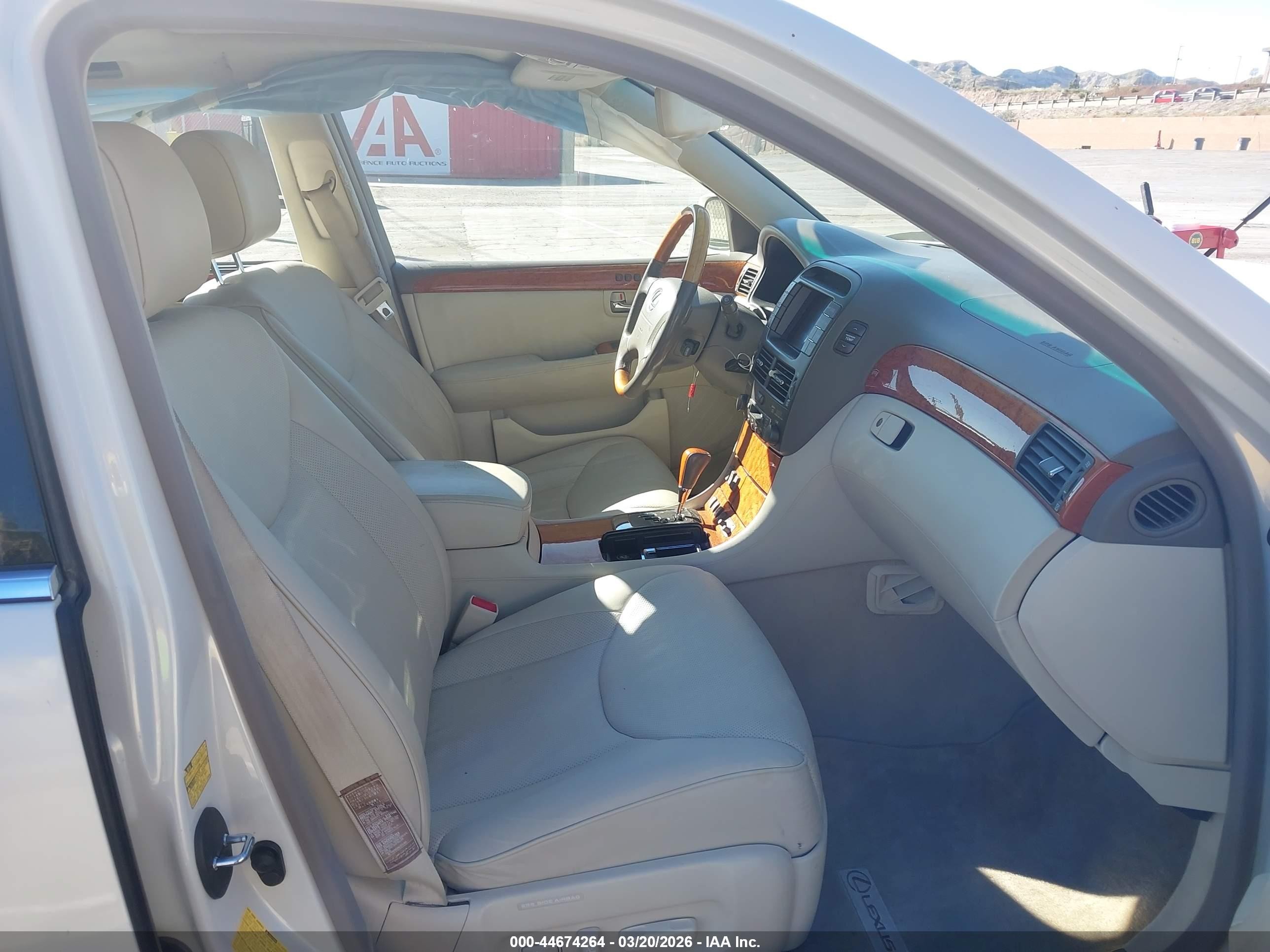 2005 Lexus Ls 430   White vin: JTHBN36F055003657