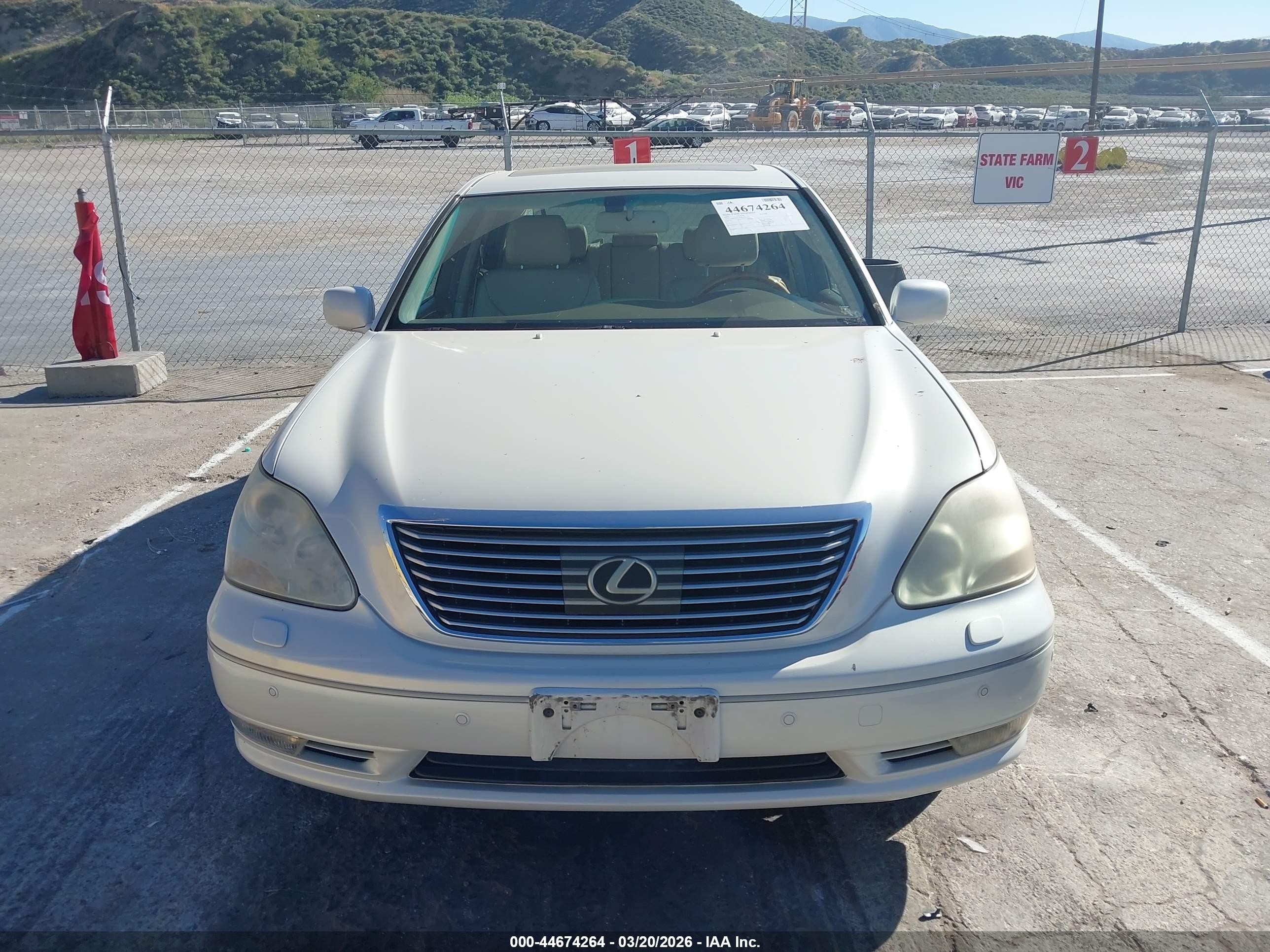 2005 Lexus Ls 430   White vin: JTHBN36F055003657