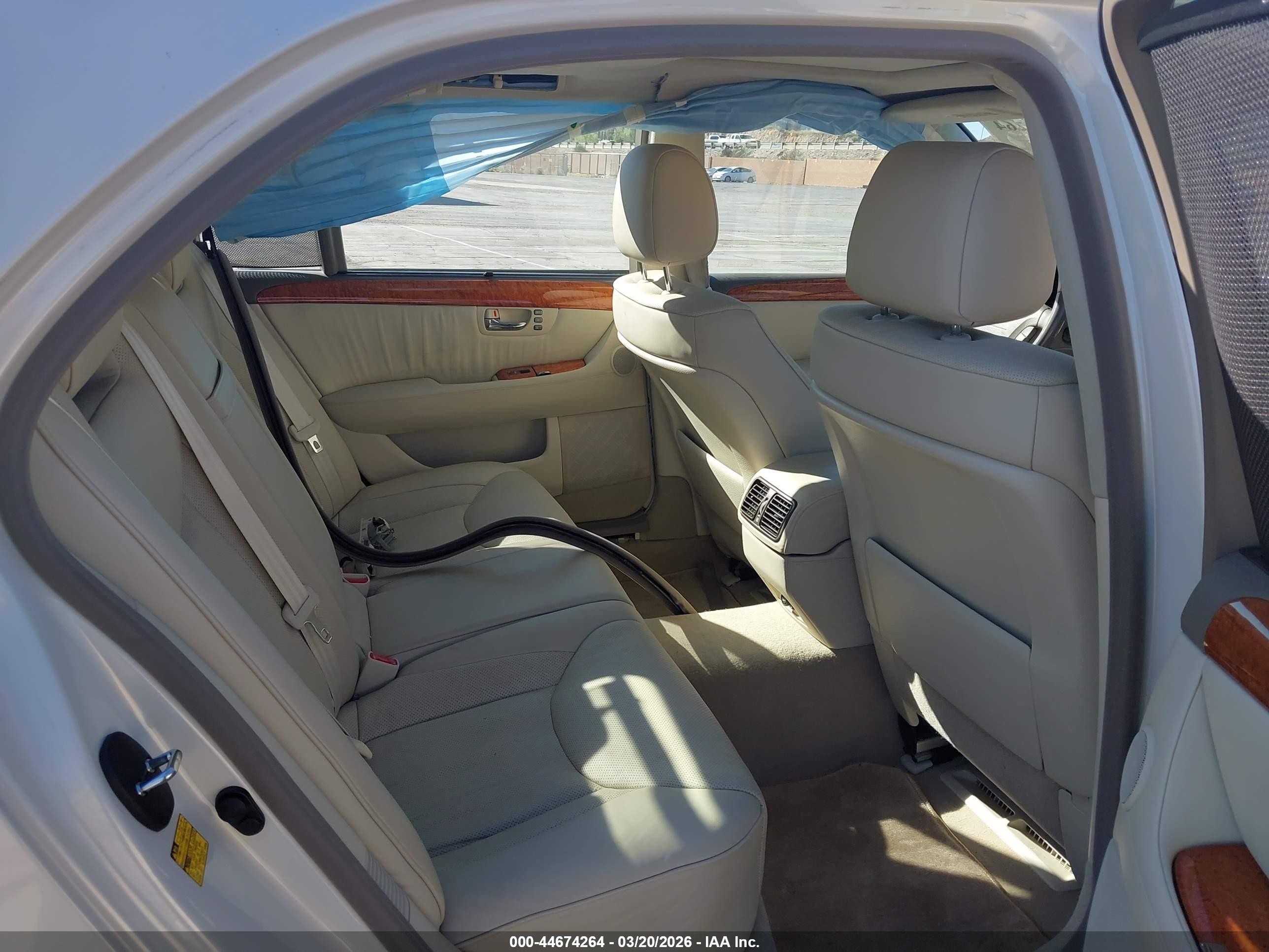 2005 Lexus Ls 430   White vin: JTHBN36F055003657