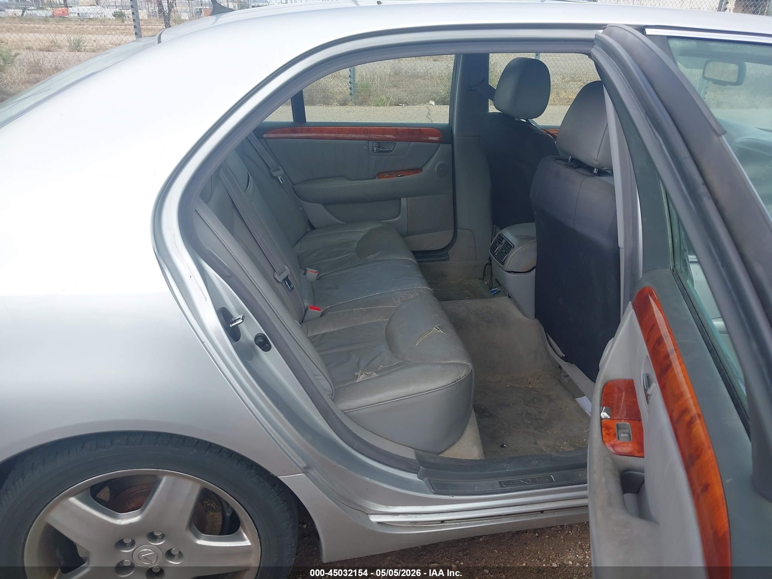 2004 Lexus Ls 430   Silver vin: JTHBN36F240167178