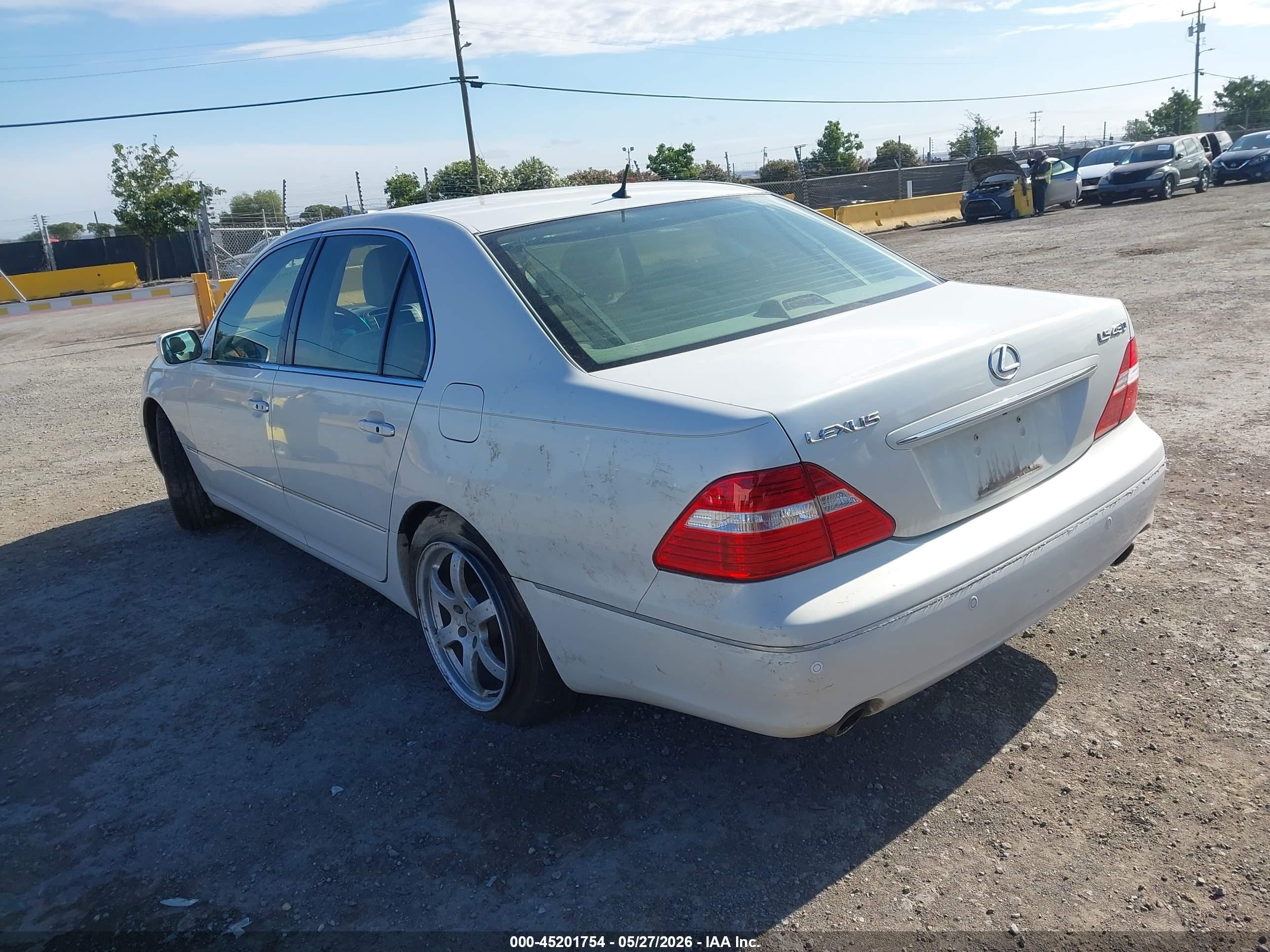 2004 Lexus Ls 430   White vin: JTHBN36F940146537