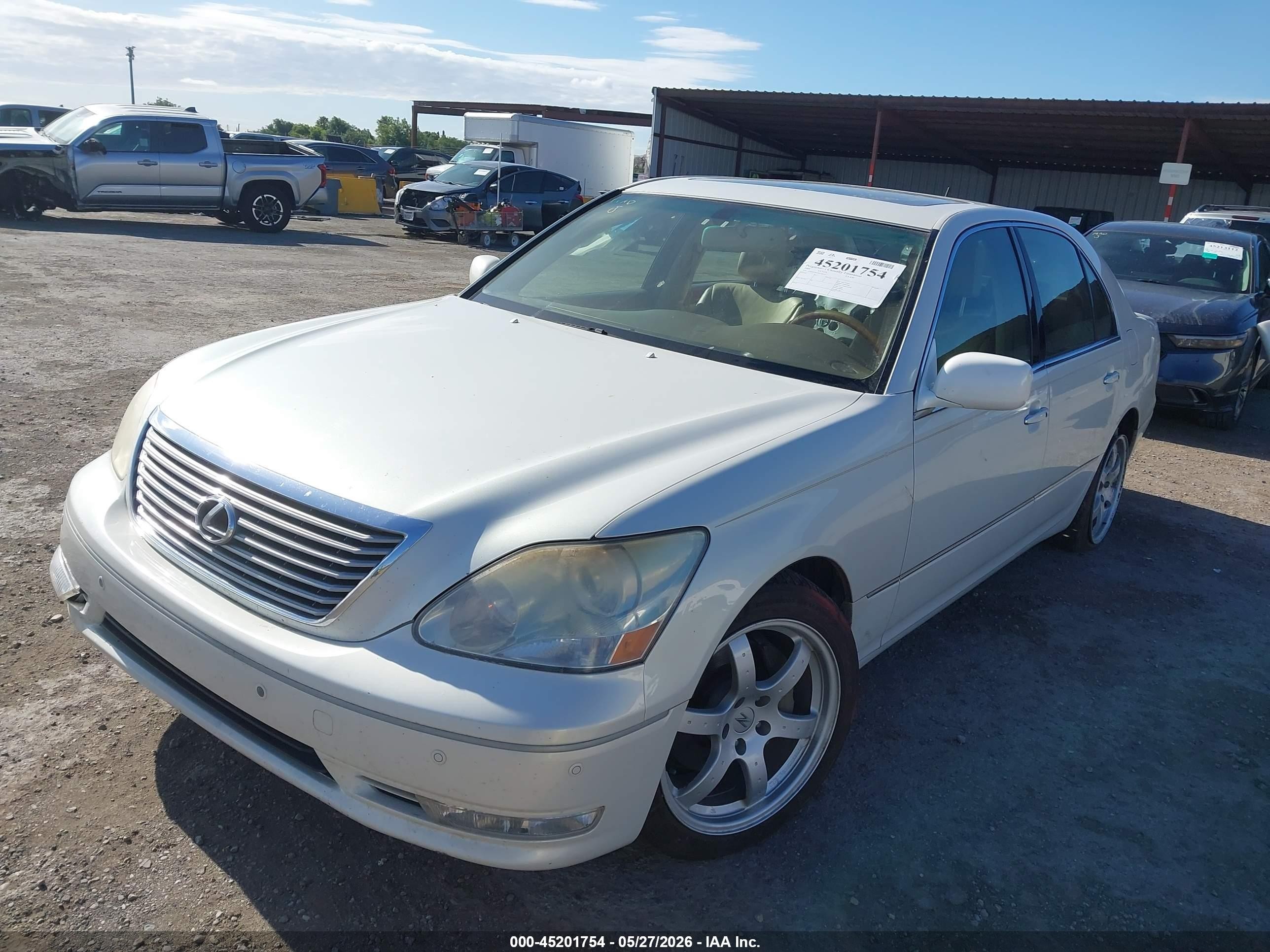 2004 Lexus Ls 430   White vin: JTHBN36F940146537