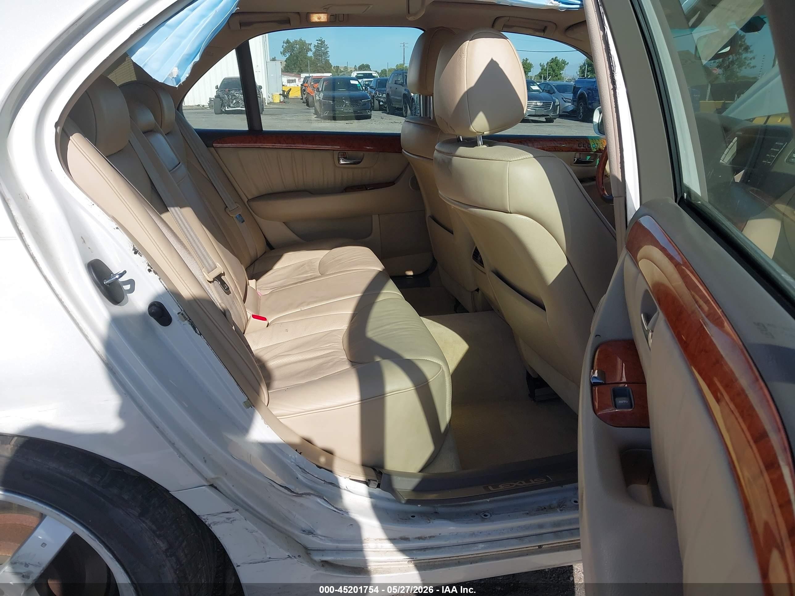 2004 Lexus Ls 430   White vin: JTHBN36F940146537