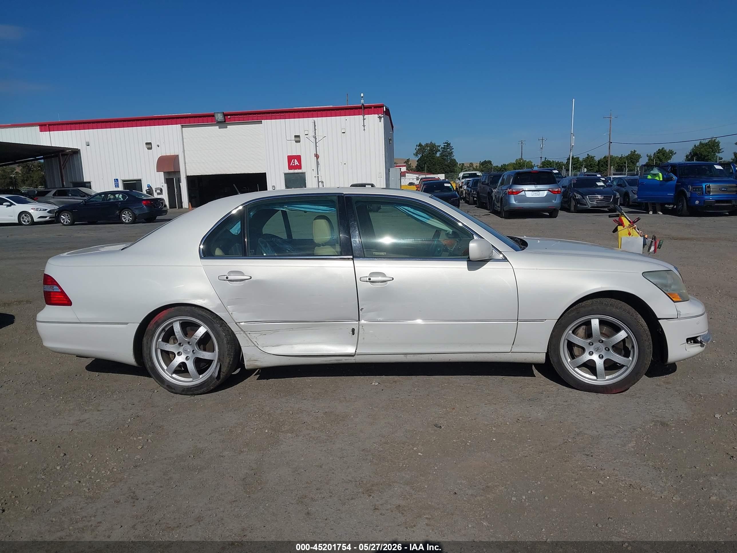 2004 Lexus Ls 430   White vin: JTHBN36F940146537