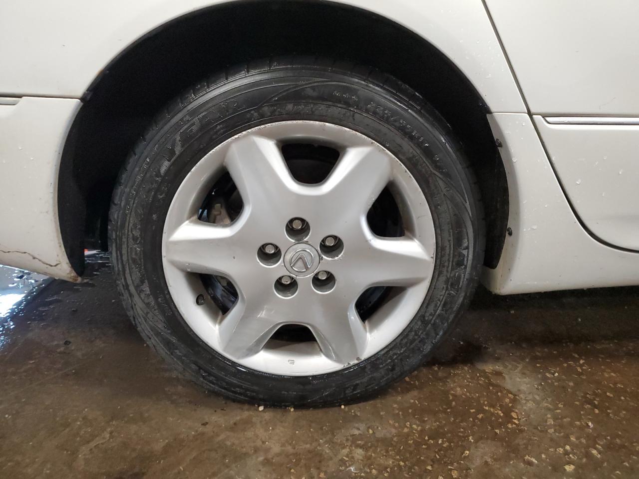 2005 Lexus Ls 430 White vin: JTHBN36FX55021003 Damage: Right Rear Wheel, Curb Rash, > 12 Inches