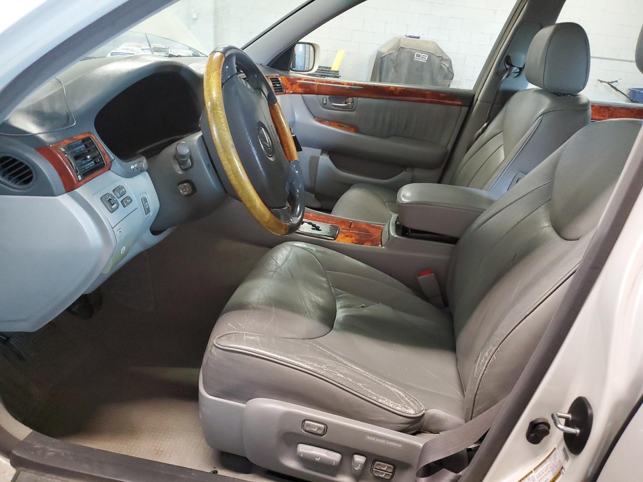 2005 Lexus Ls 430 White vin: JTHBN36FX55021003 Damage: Left Front Seat Cushion, Torn, 4 To 5 Inches