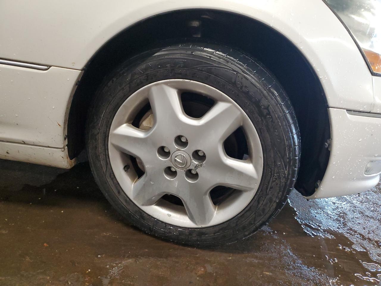 2005 Lexus Ls 430 White vin: JTHBN36FX55021003 Damage: Right Front Tire, Worn, Replacement Required
