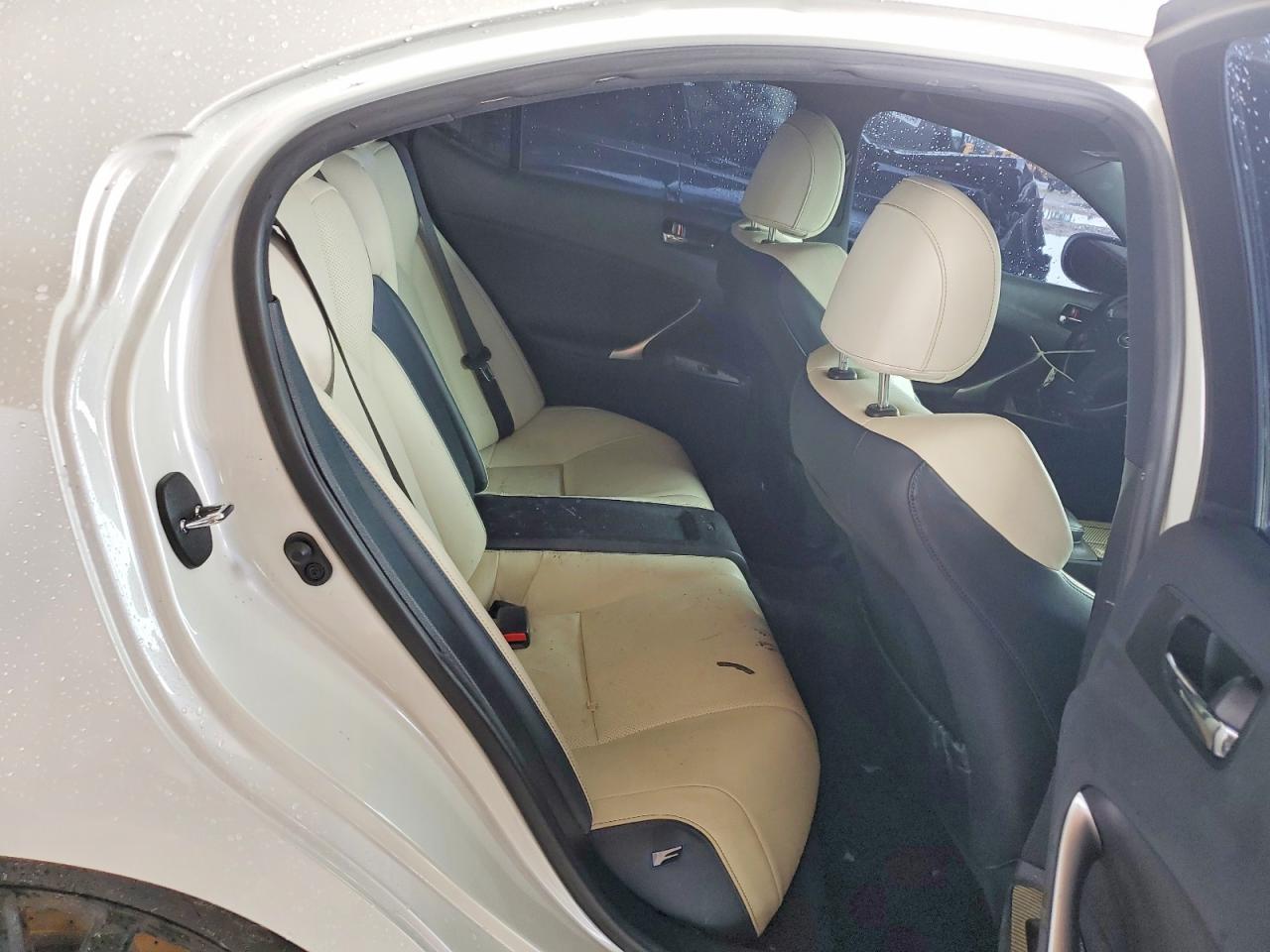 2011 Lexus Is F White vin: JTHBP5C29B5008309