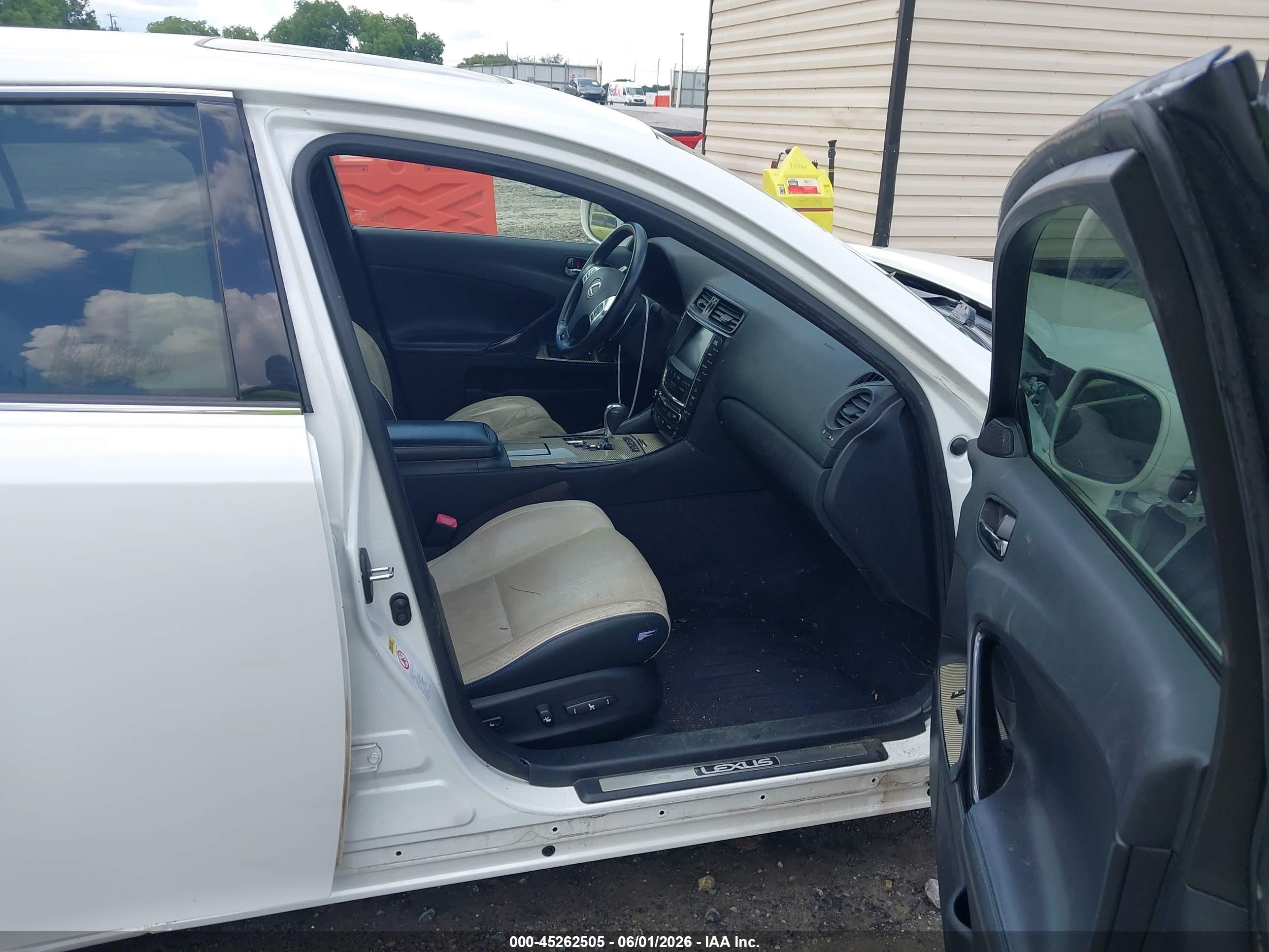 2011 Lexus Is F   White vin: JTHBP5C29B5009038