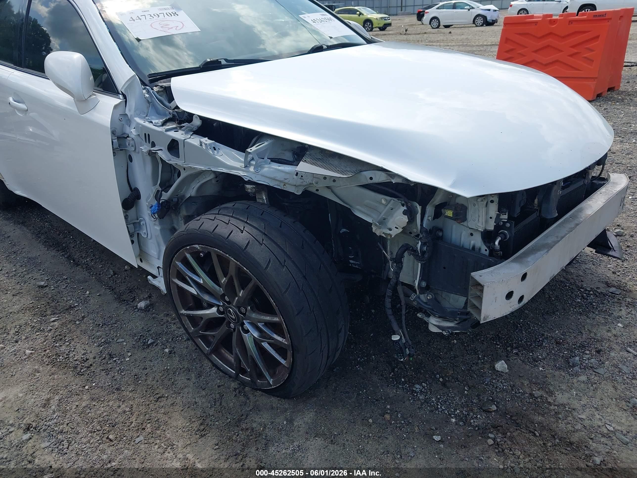 2011 Lexus Is F   White vin: JTHBP5C29B5009038