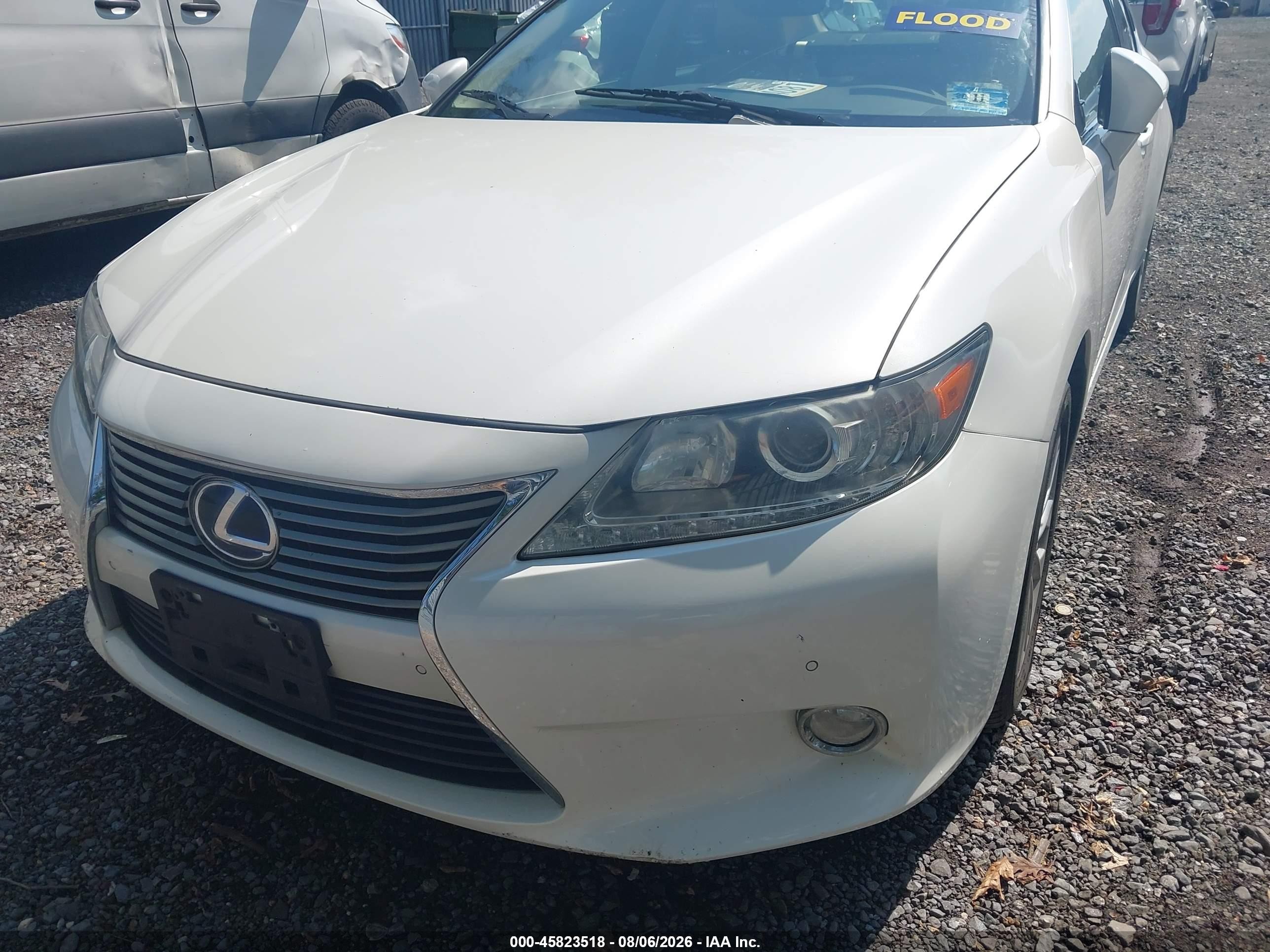 2013 Lexus Es 300h White vin: JTHBW1GG0D2006308