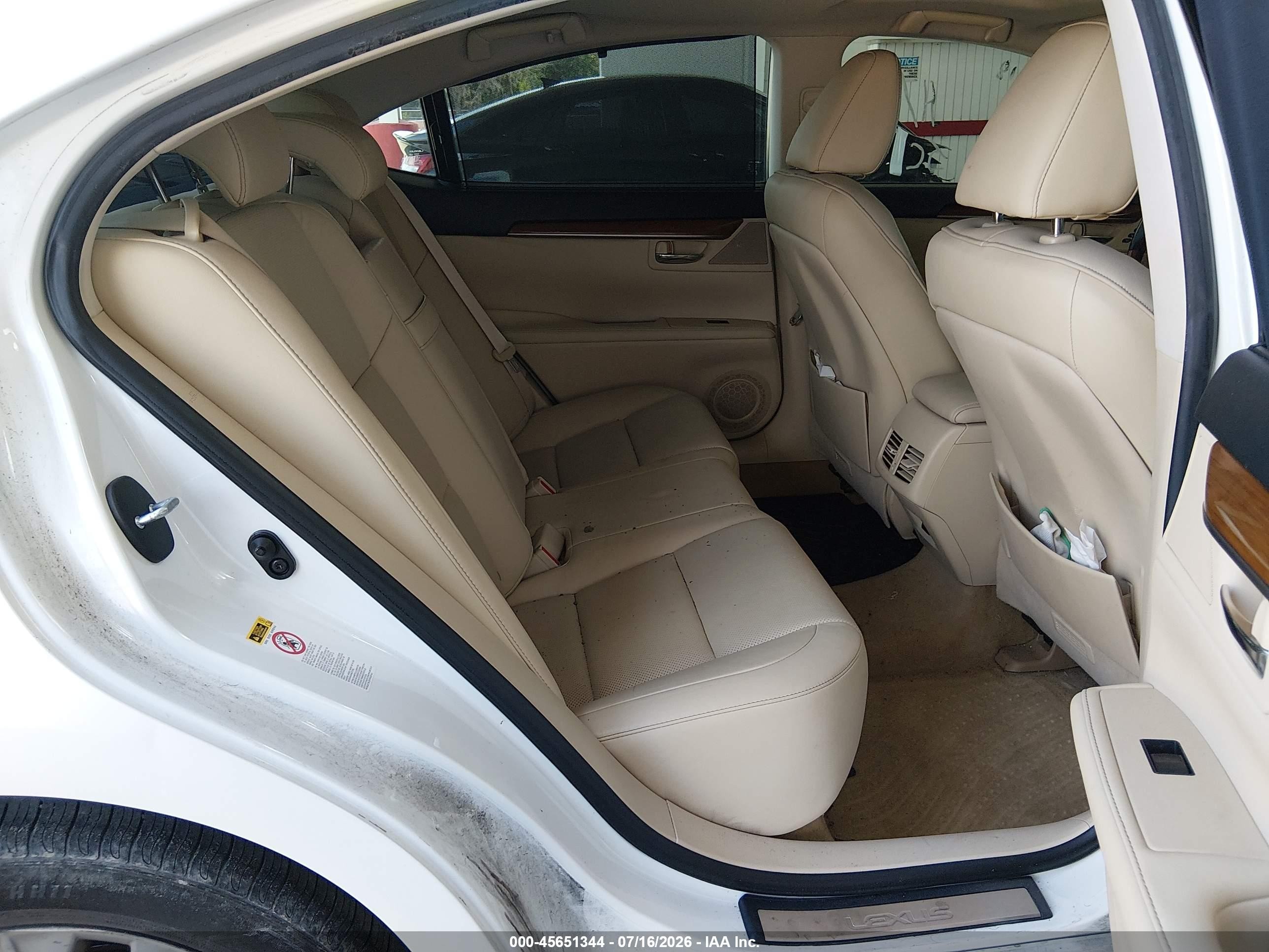 2013 Lexus Es 300h   White vin: JTHBW1GG0D2010732
