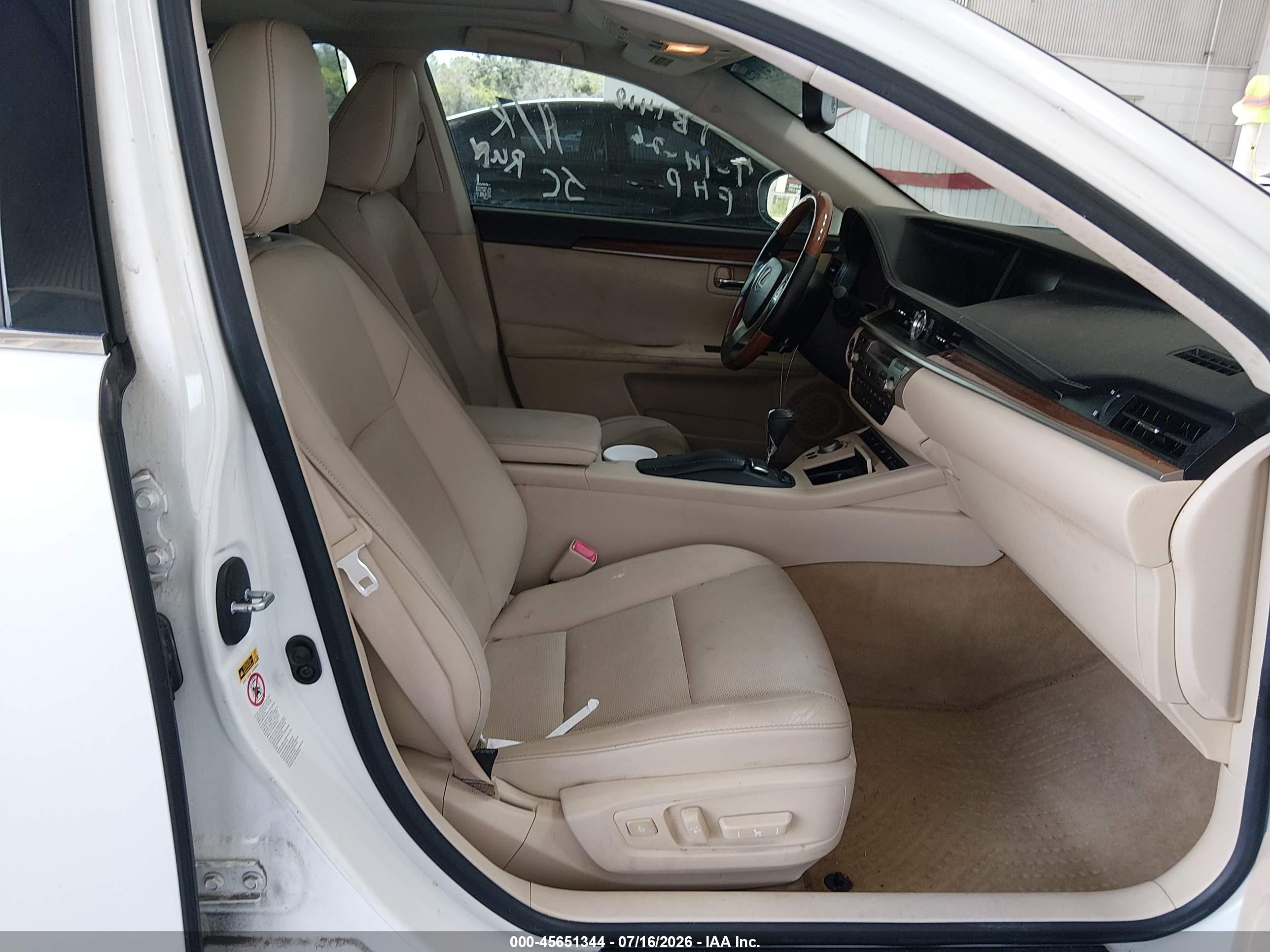 2013 Lexus Es 300h   White vin: JTHBW1GG0D2010732