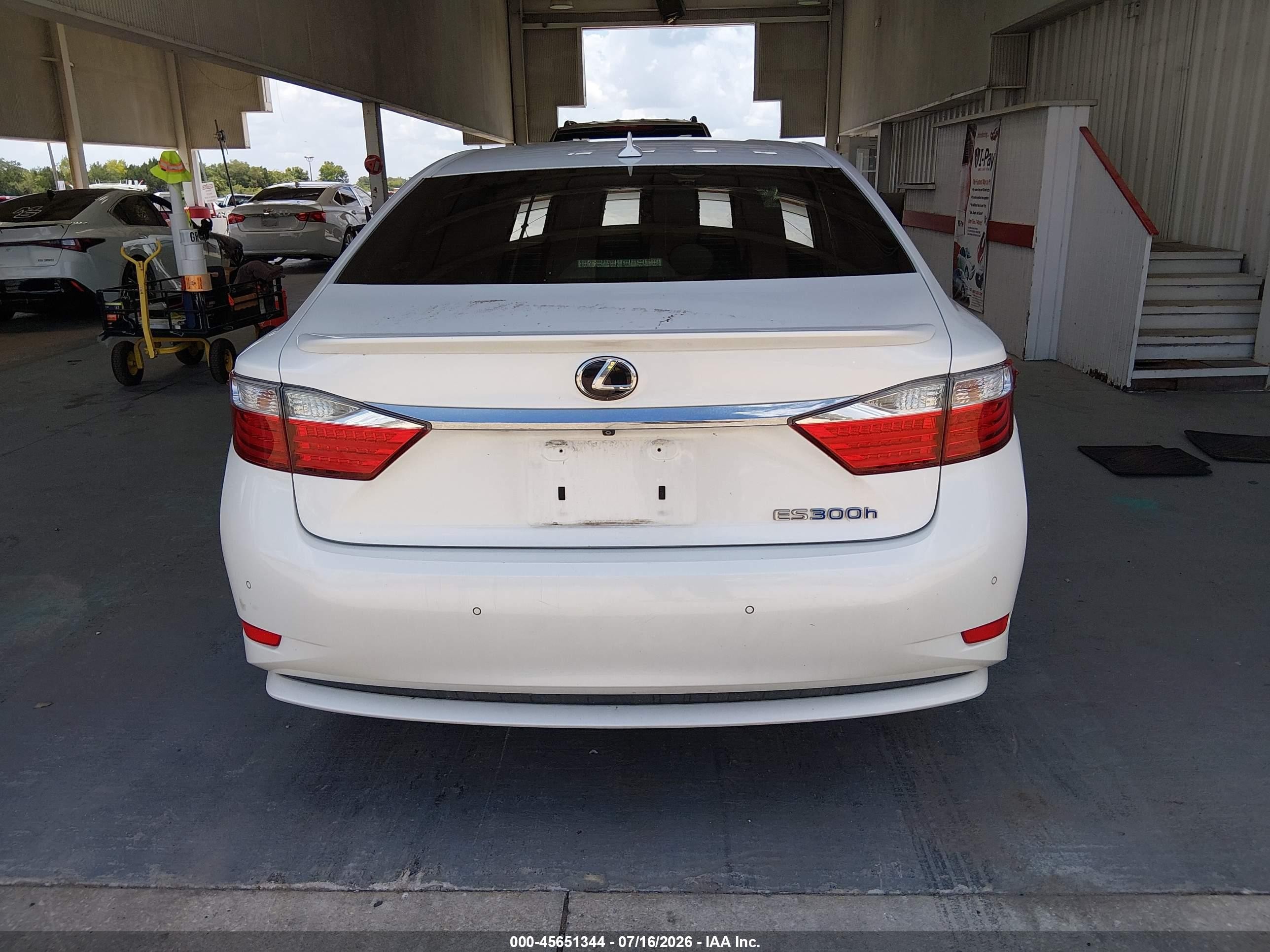 2013 Lexus Es 300h   White vin: JTHBW1GG0D2010732