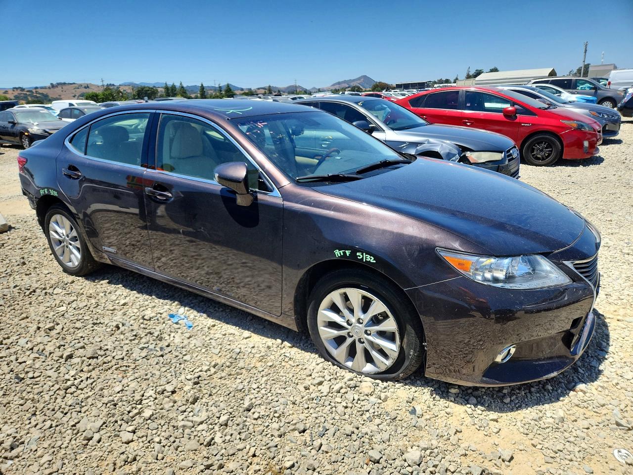 2013 Lexus Es 300h Maroon vin: JTHBW1GG0D2021228