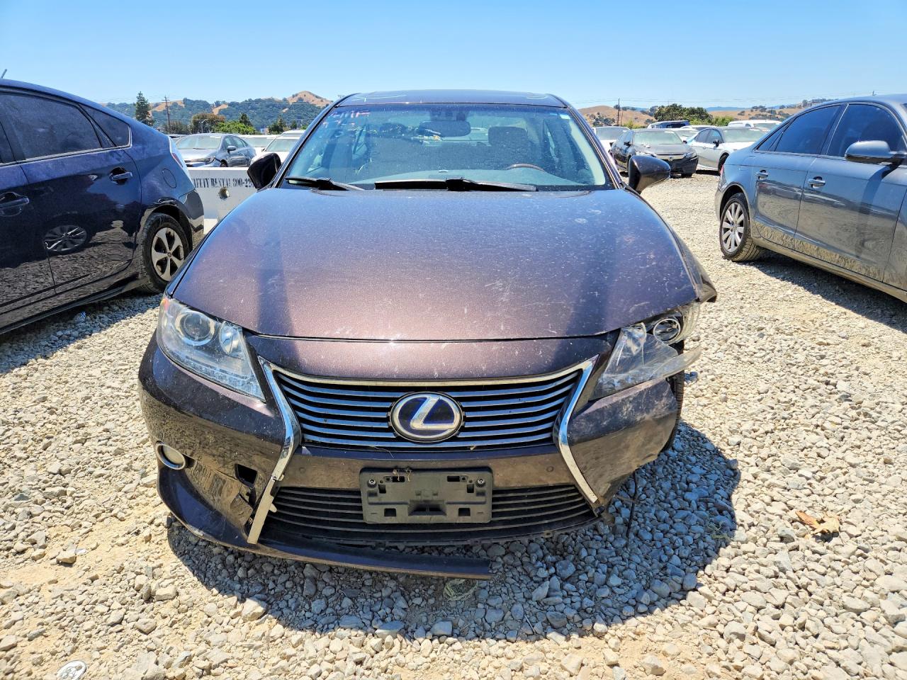 2013 Lexus Es 300h Maroon vin: JTHBW1GG0D2021228