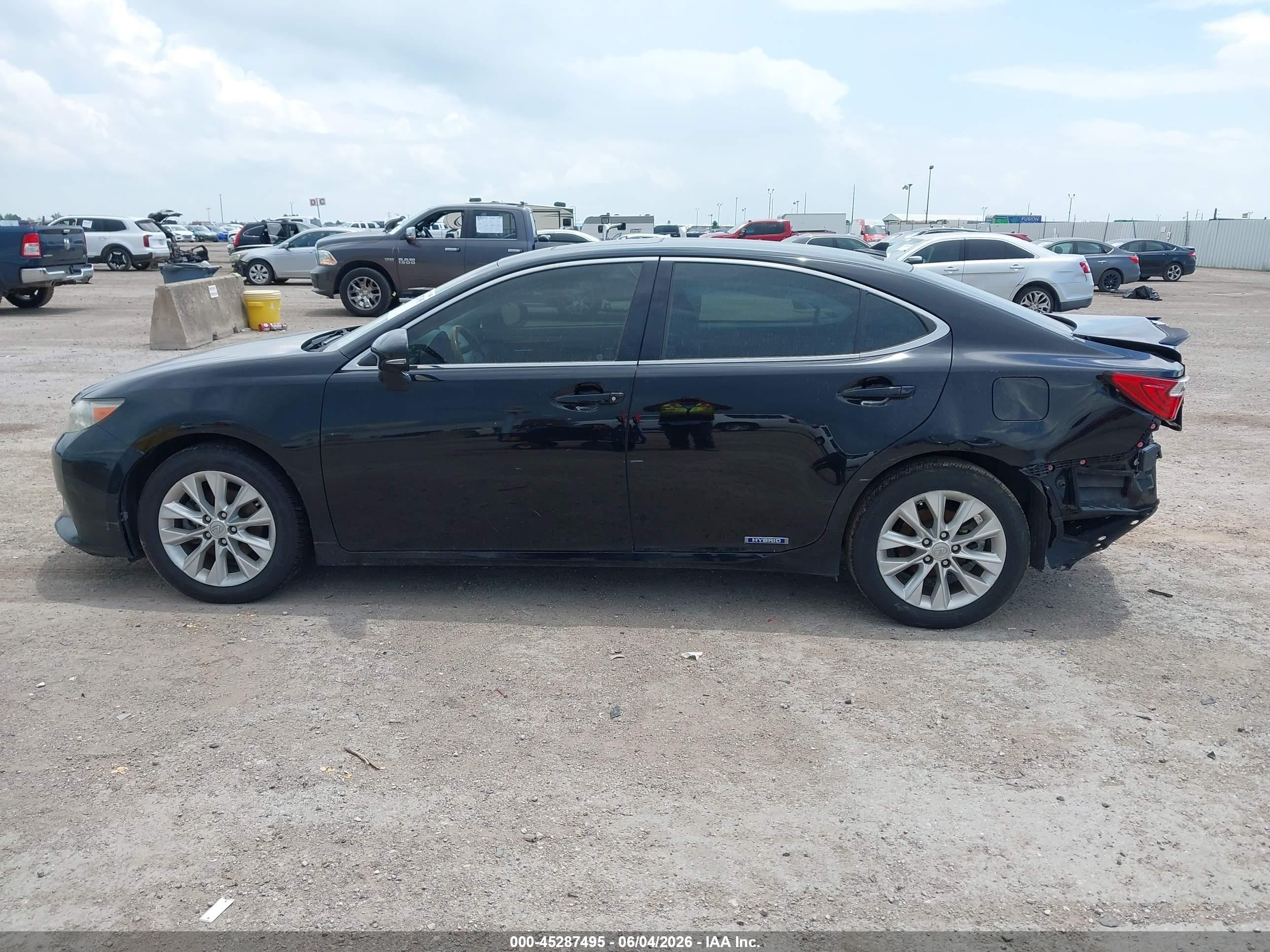 2013 Lexus Es 300h   Black vin: JTHBW1GG0D2028096