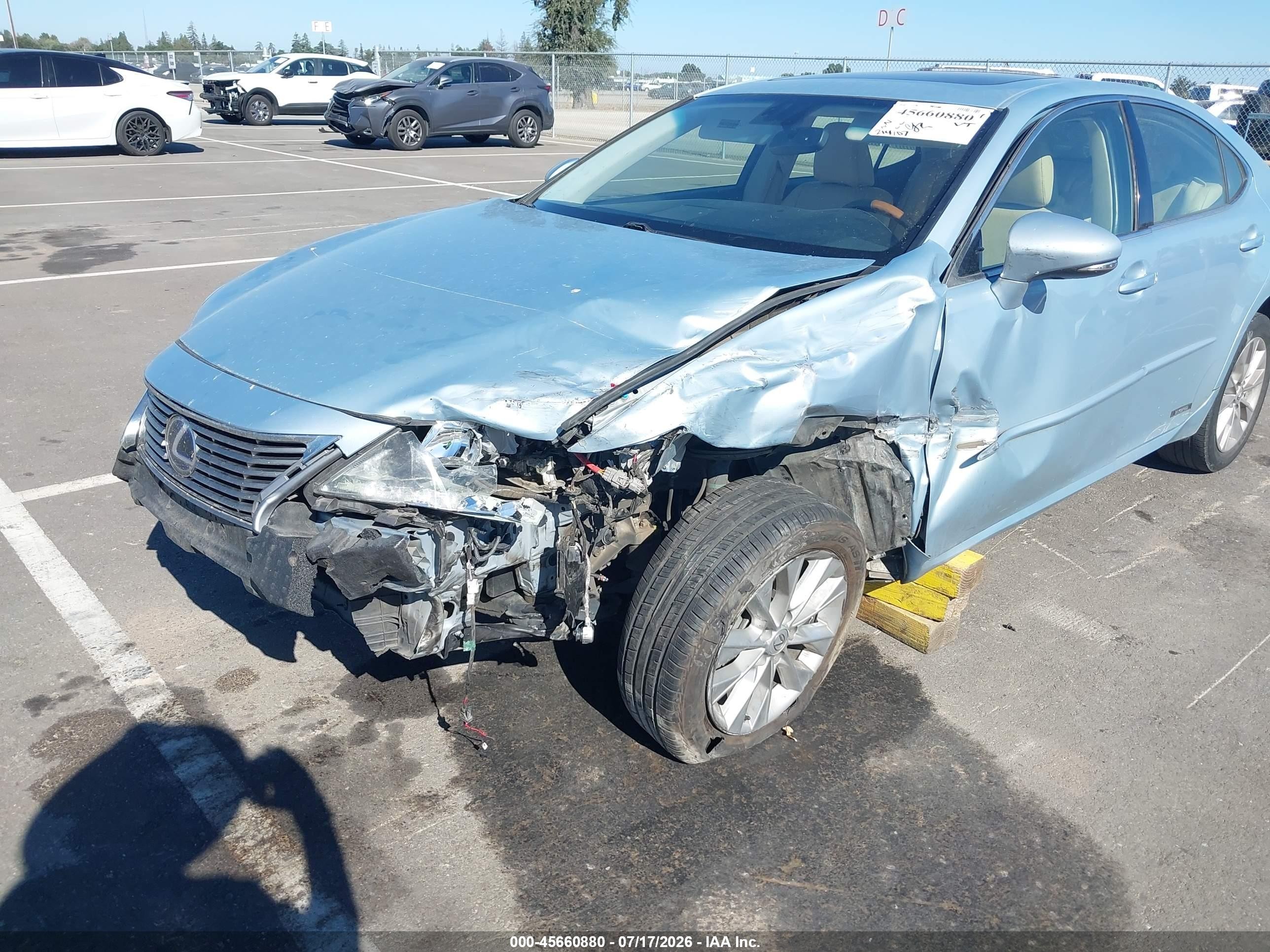 2013 Lexus Es 300h   Light Blue vin: JTHBW1GG0D2031760